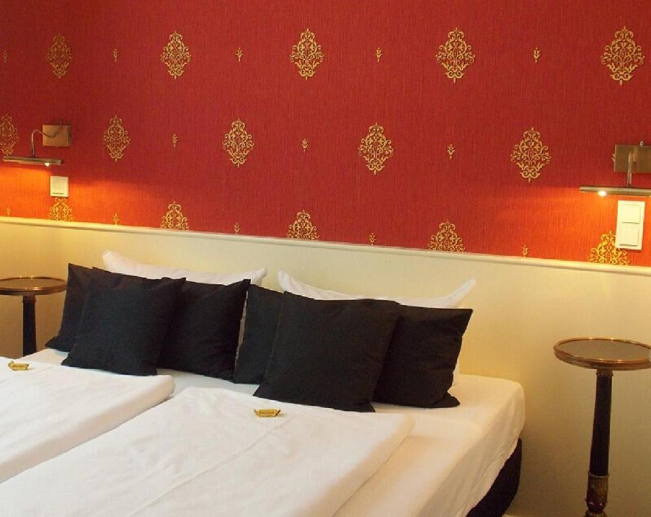 Double Room - Photo 8