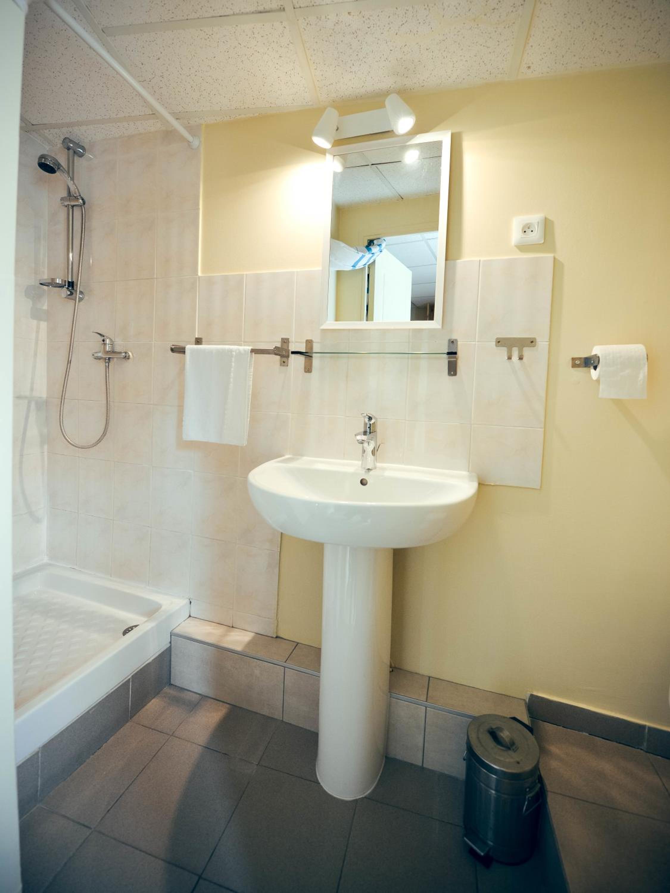 Family Room with Shower photo 3