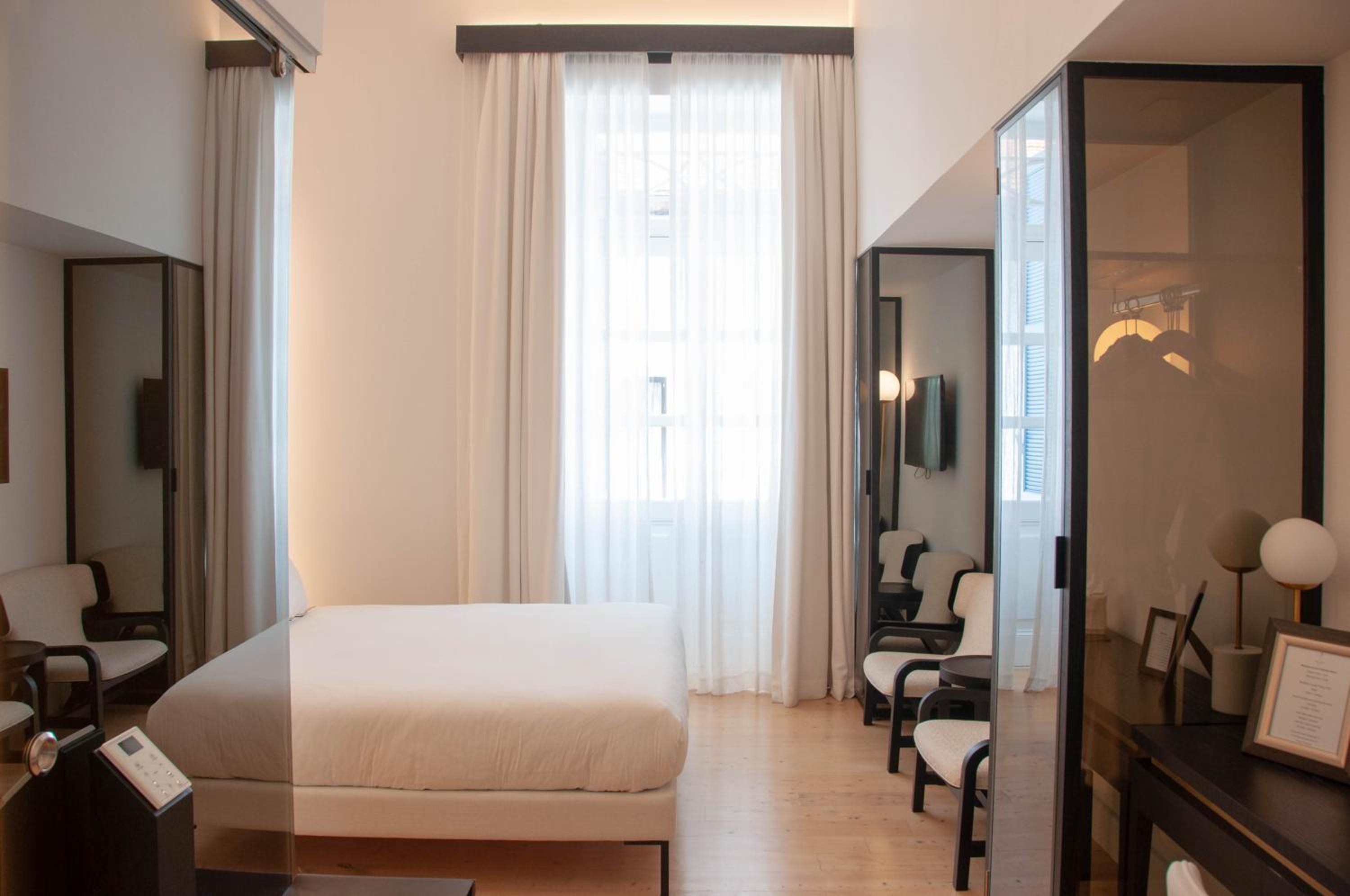 Standard Double or Twin Room - Photo 28