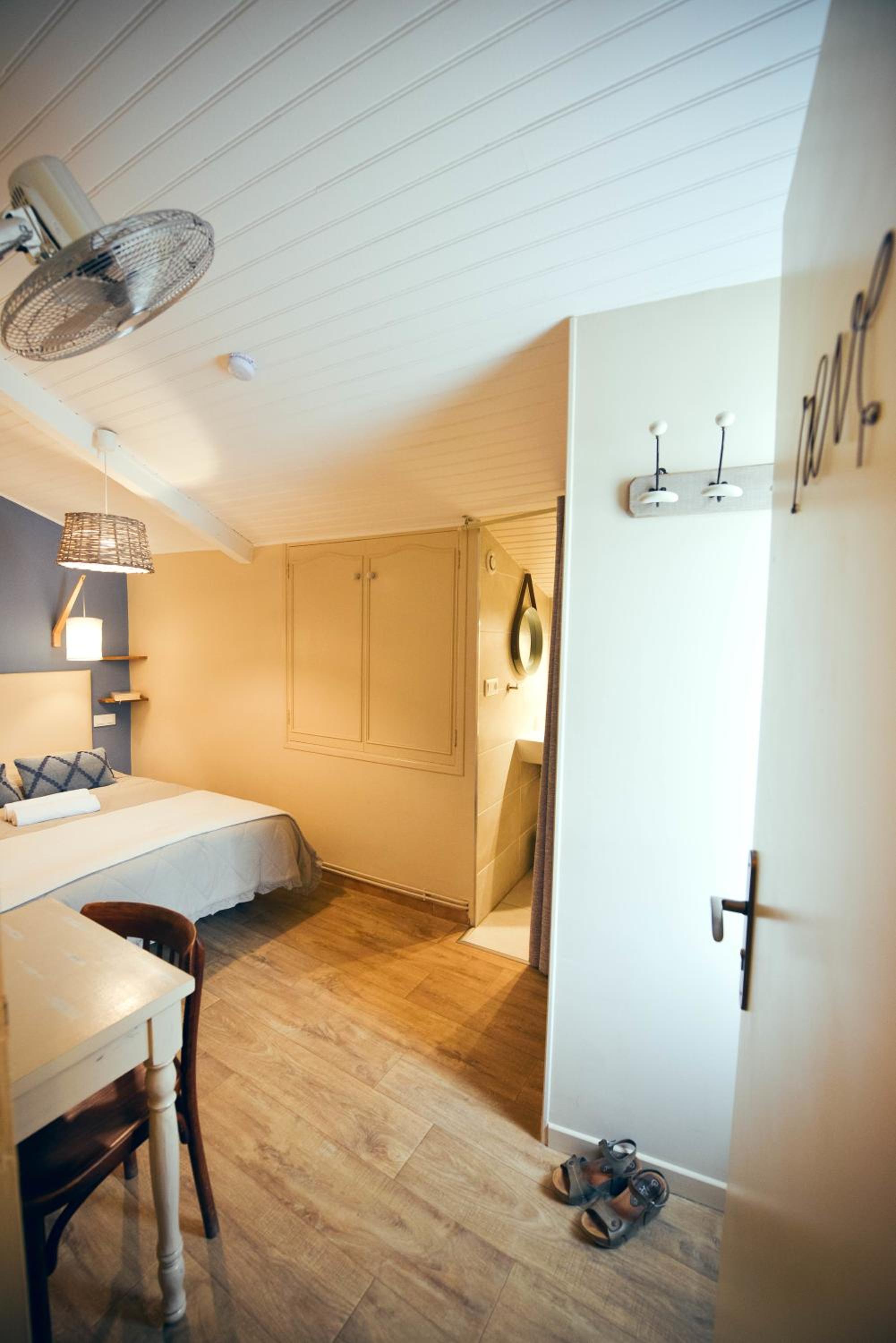 Standard Double Room photo 3