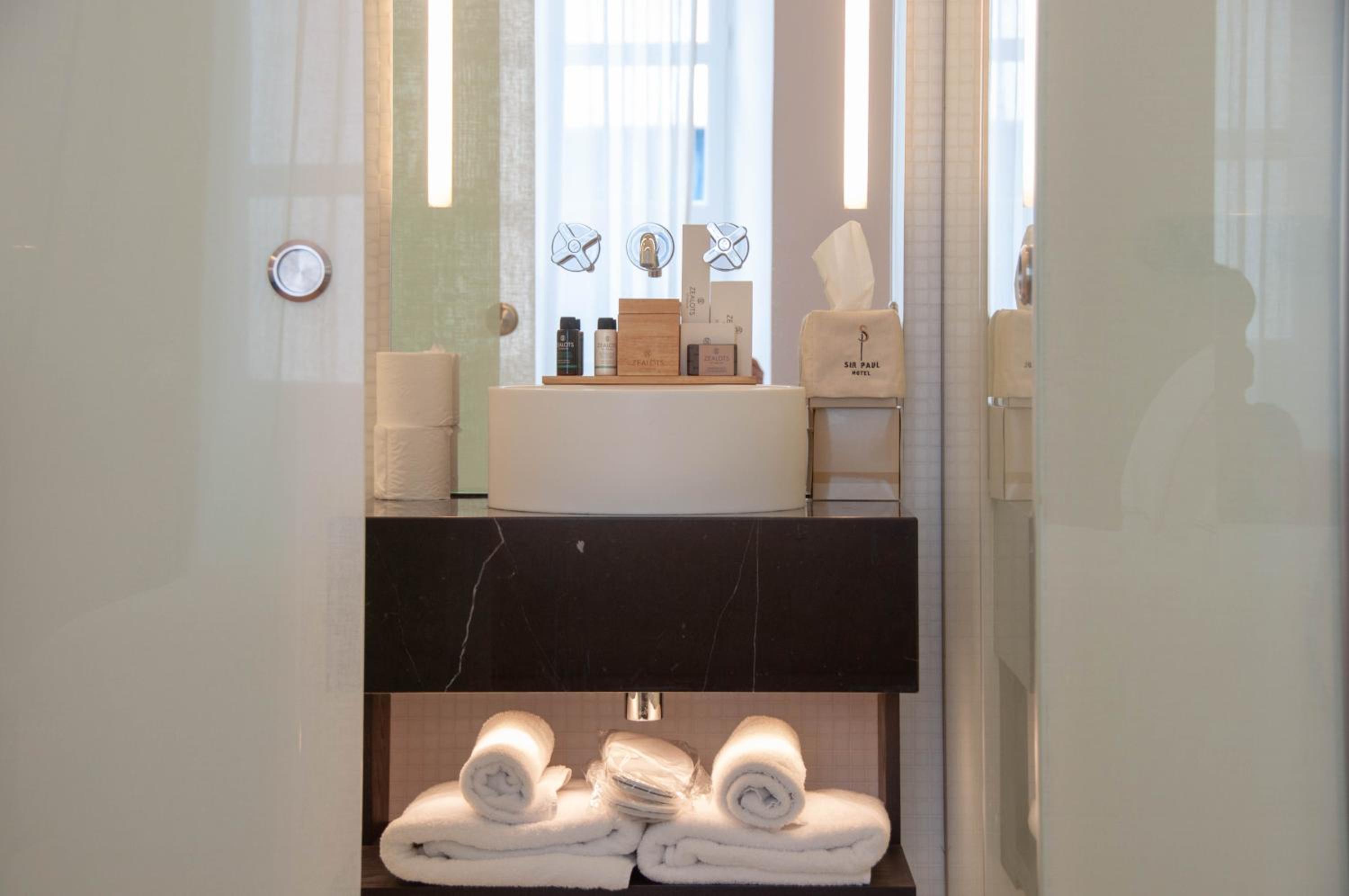 Standard Double or Twin Room - Photo 6