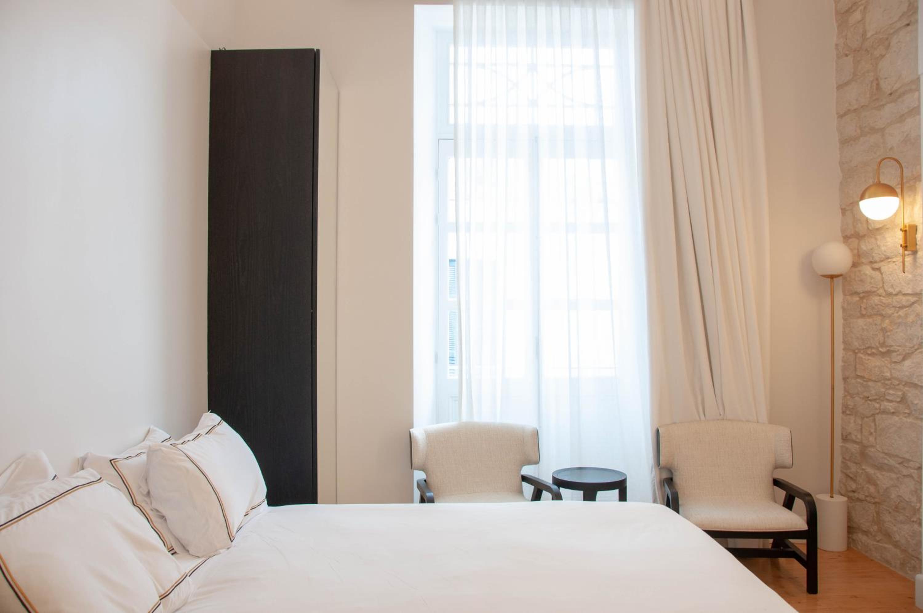 Standard Double or Twin Room - Photo 9