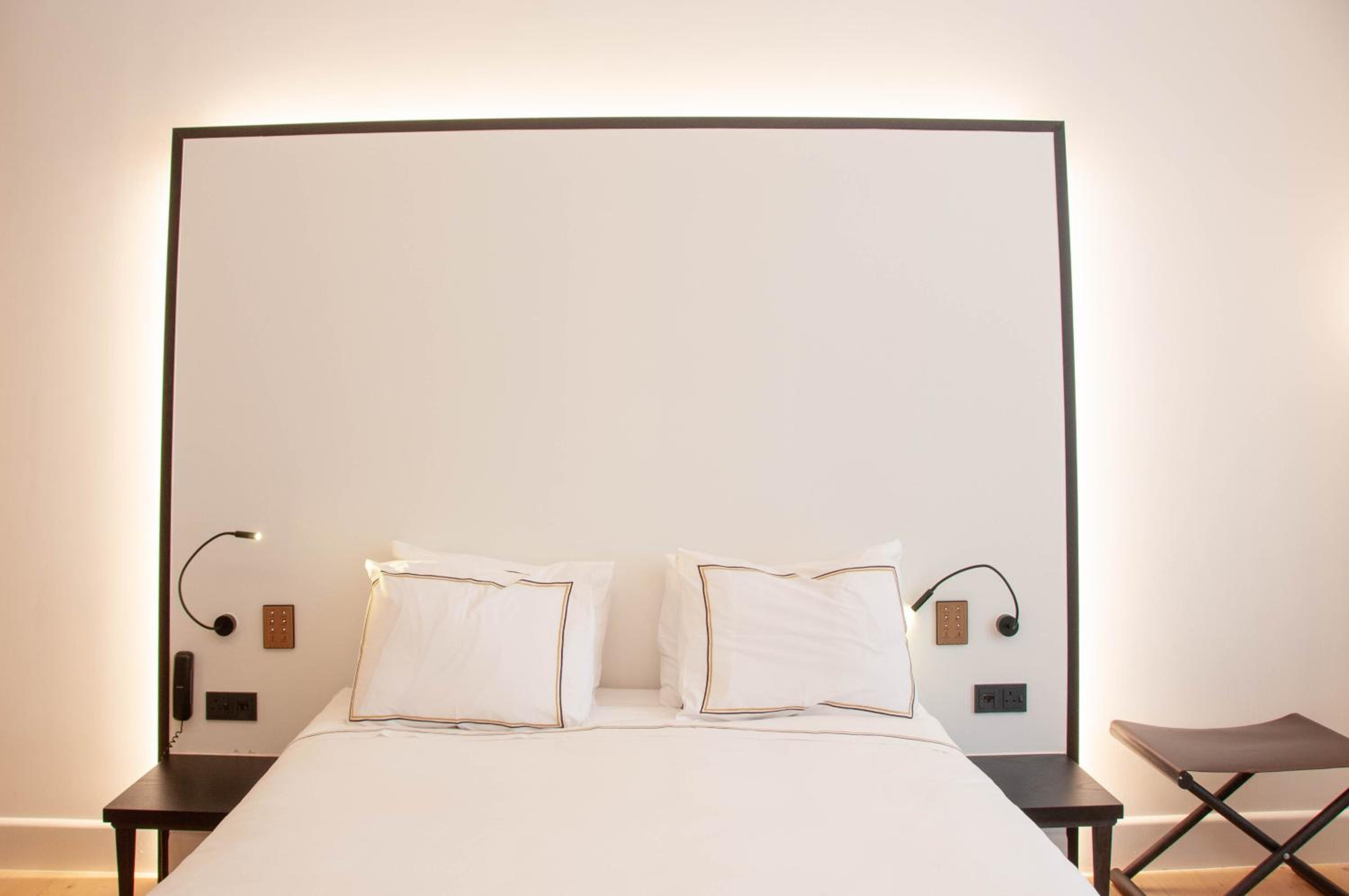 Standard Double or Twin Room - Photo 13