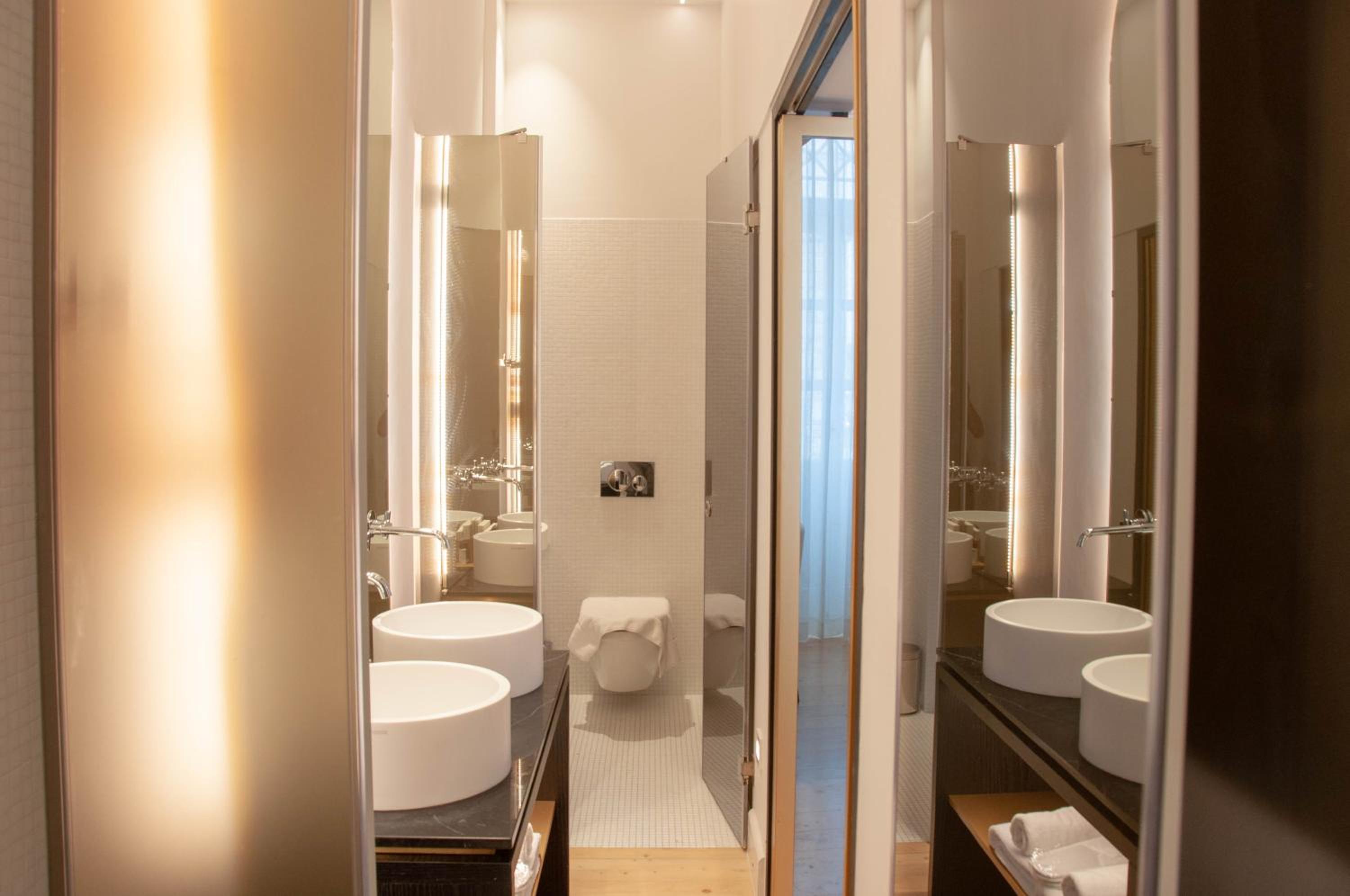 Standard Double or Twin Room - Photo 15