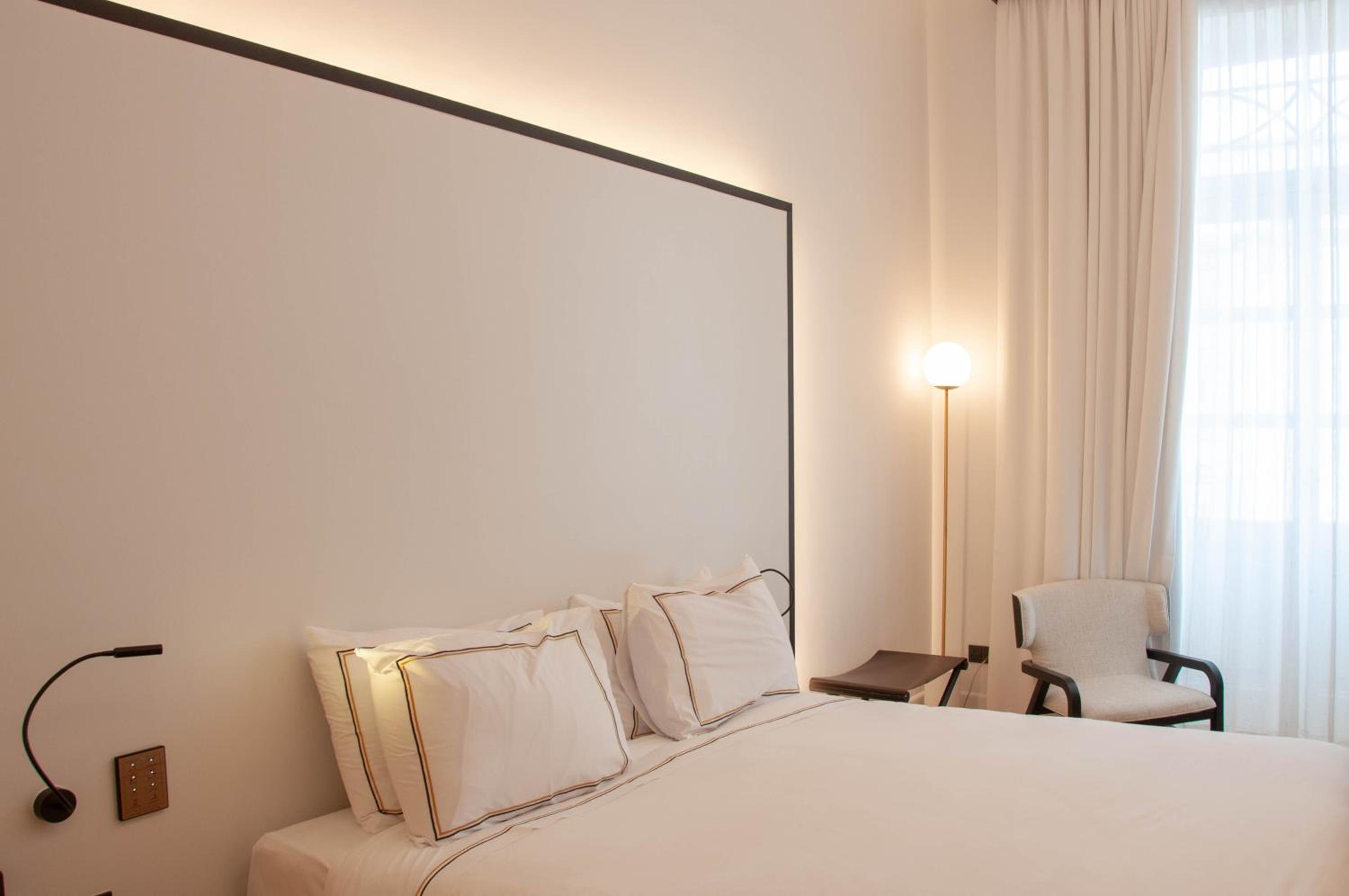 Standard Double or Twin Room - Photo 18