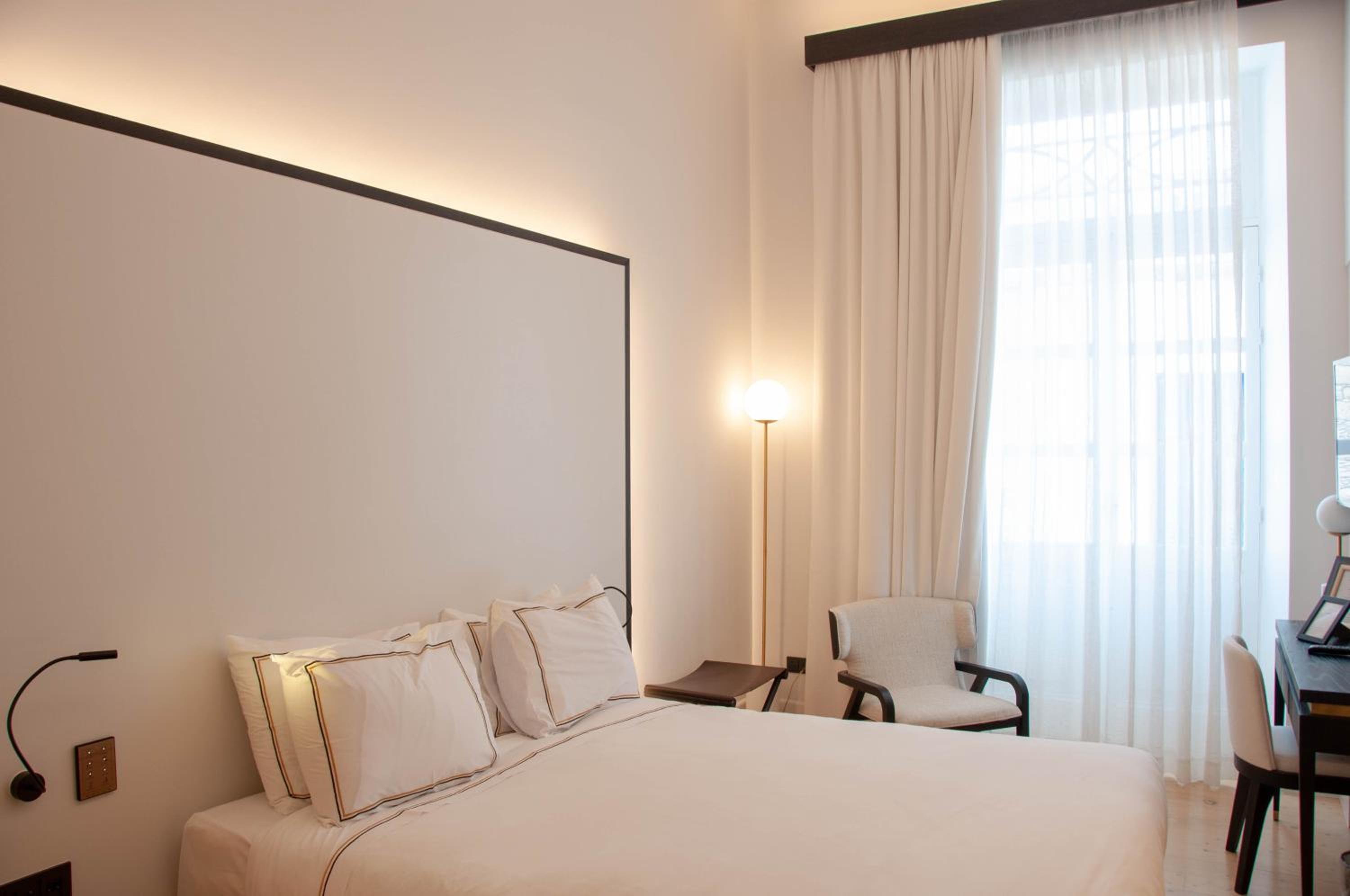 Standard Double or Twin Room - Photo 19