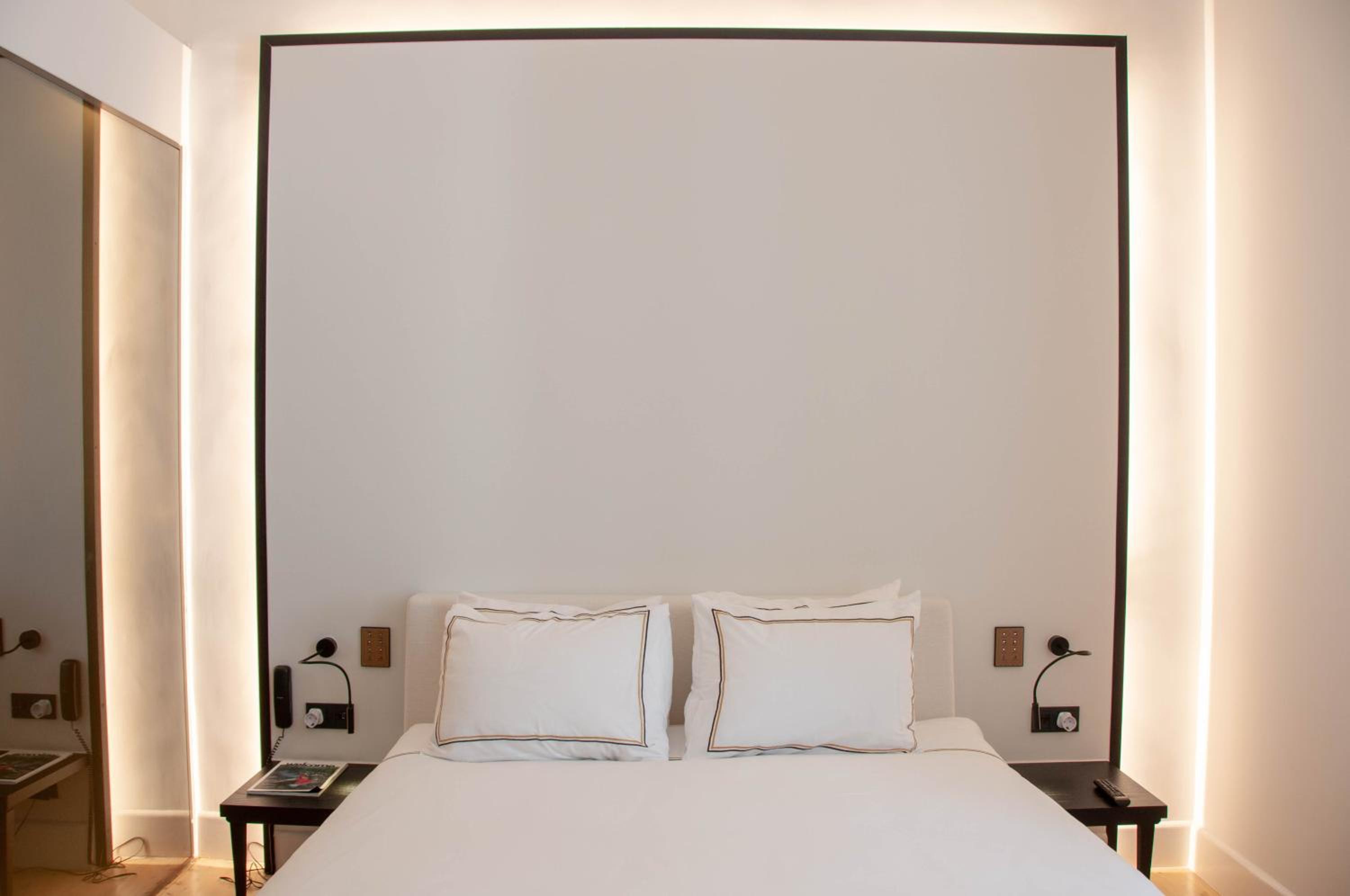 Standard Double or Twin Room - Photo 25