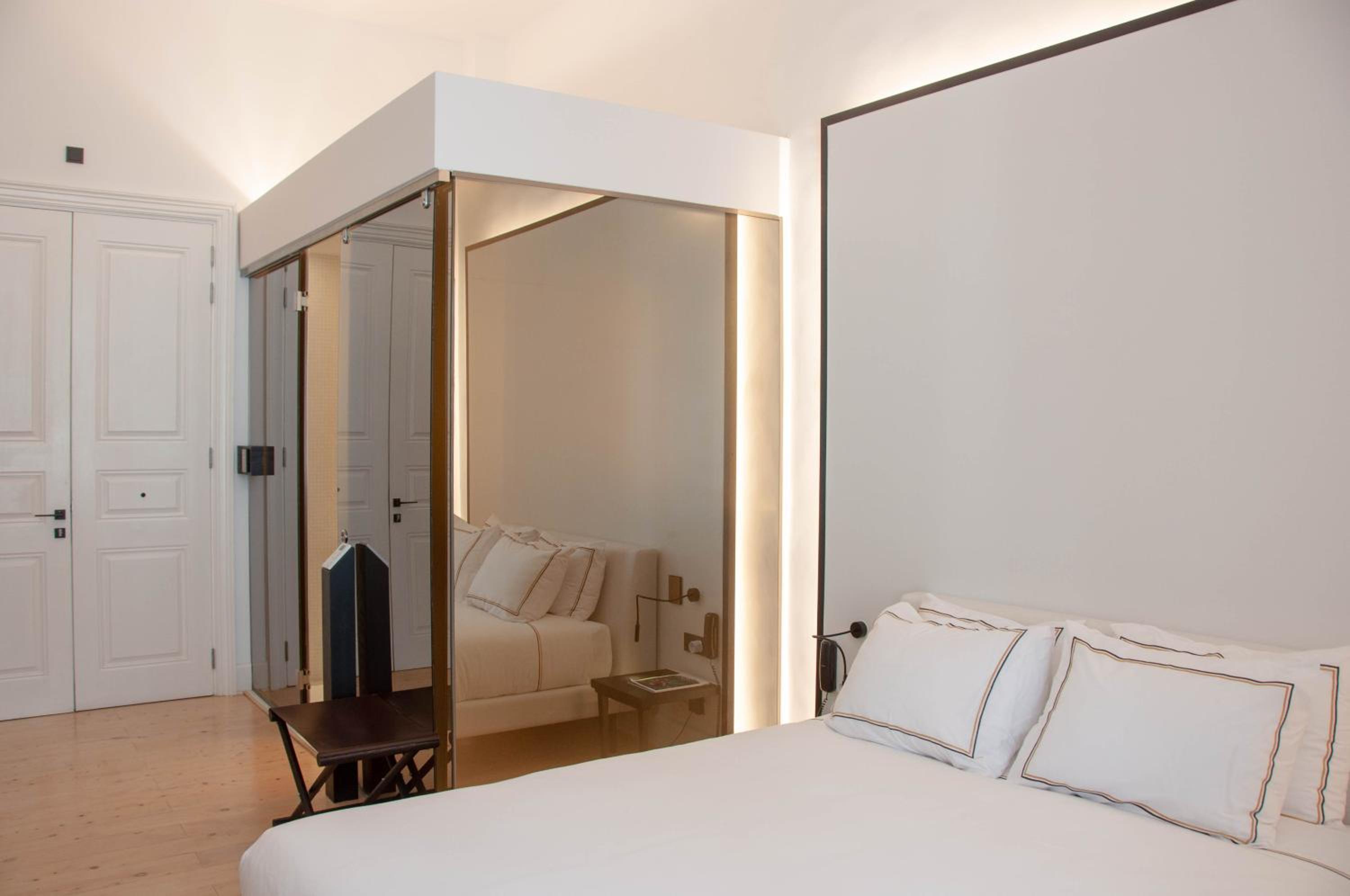 Standard Double or Twin Room - Photo 27