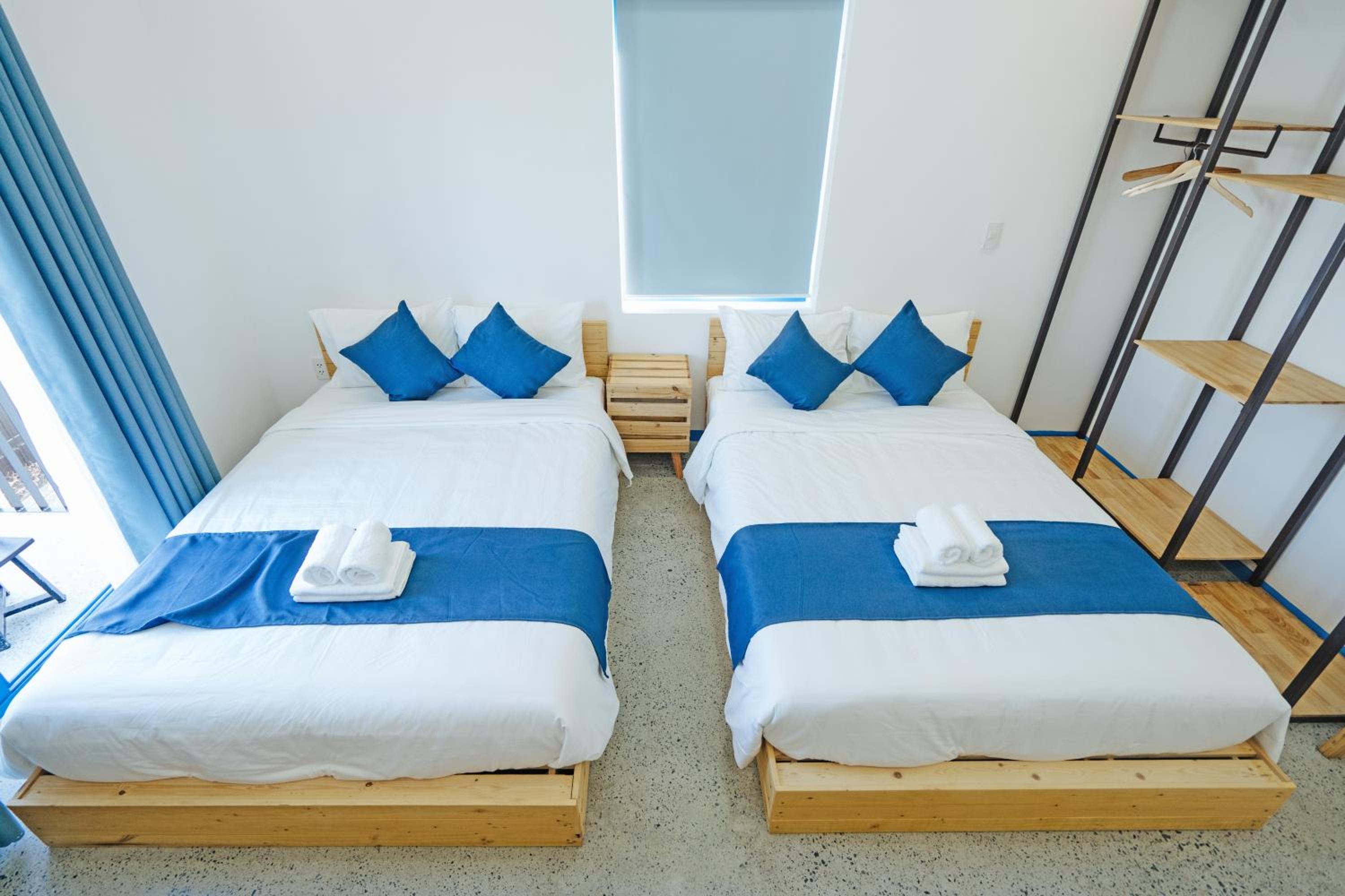 Superior Queen Room with Two Queen Beds - Photo 12