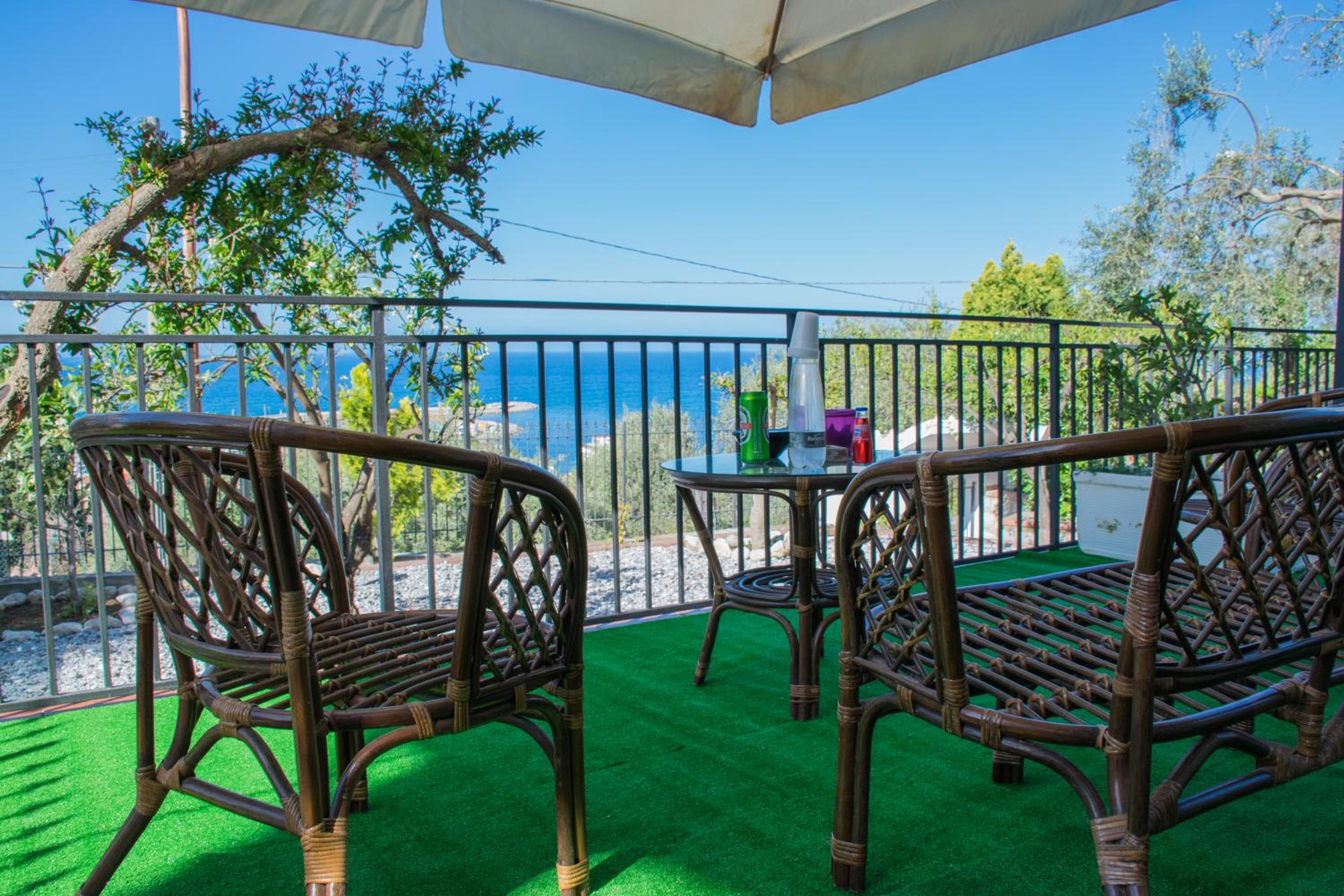 Family Room with Sea View - Photo 12