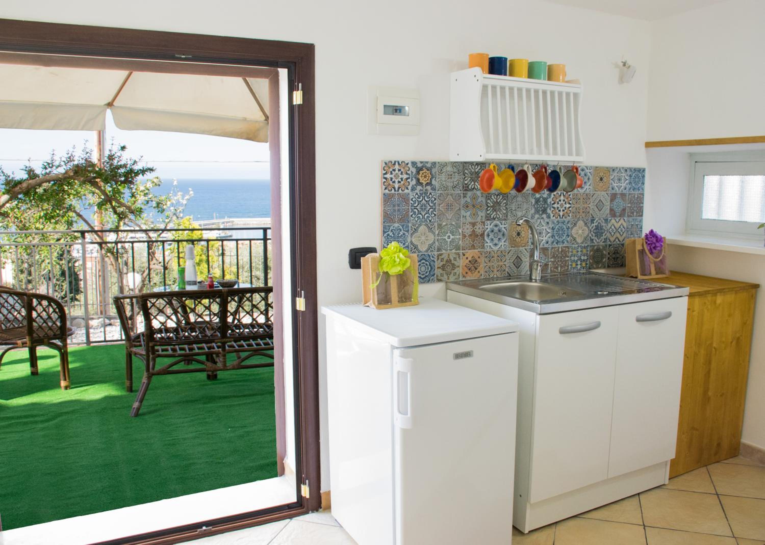 Family Room with Sea View - Photo 11