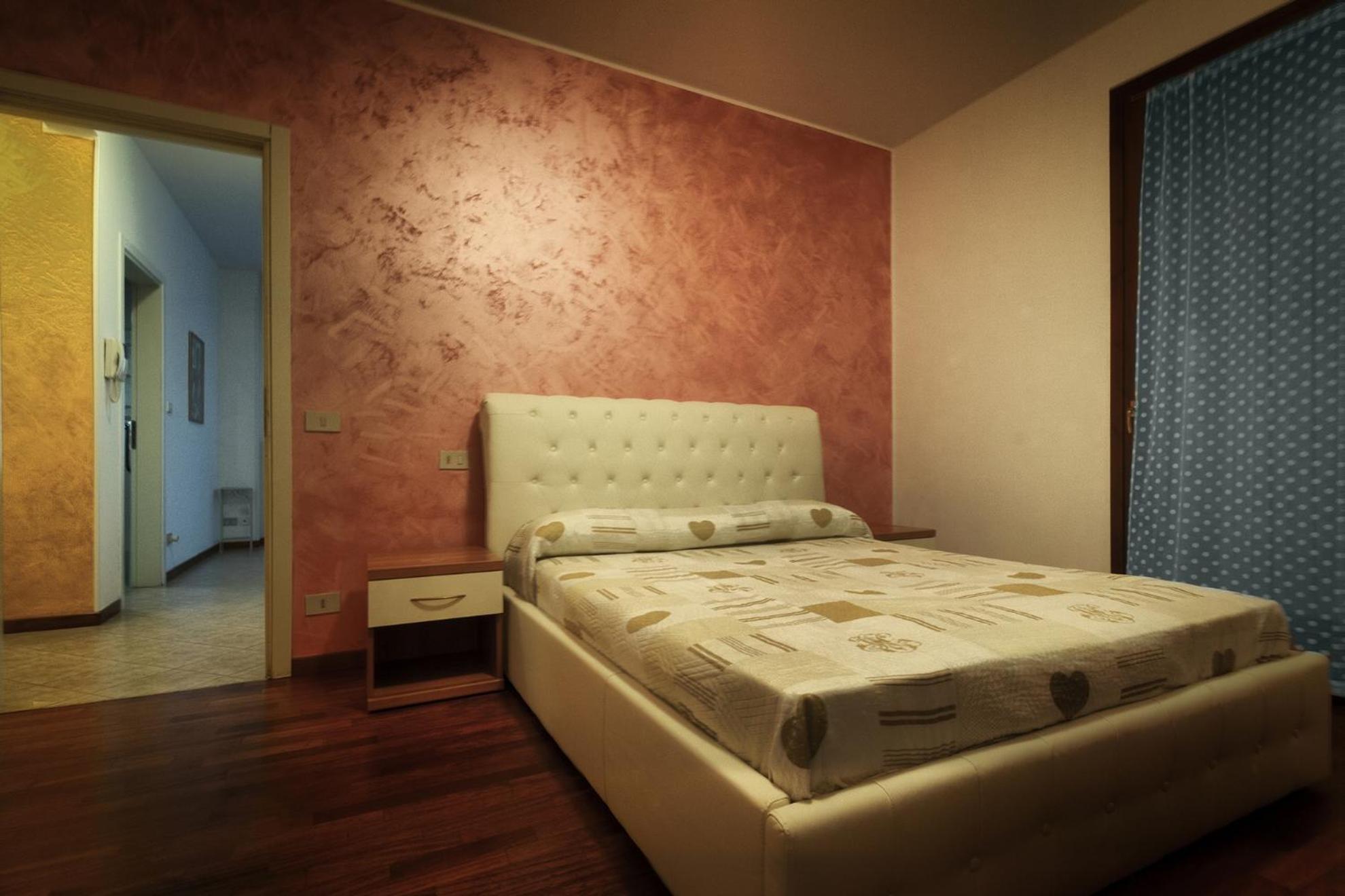 One-Bedroom Apartment - Photo 29