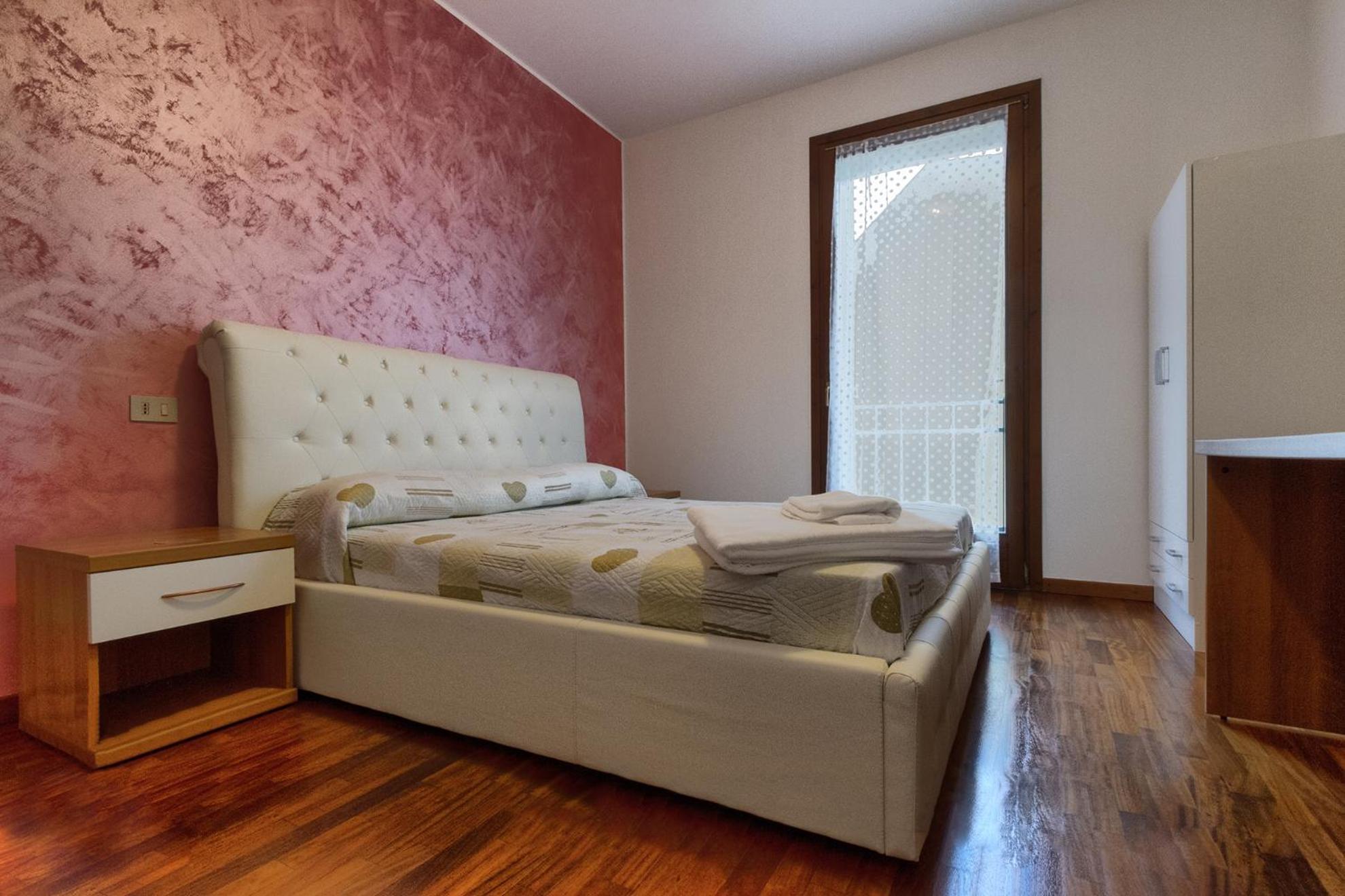 One-Bedroom Apartment - Photo 16