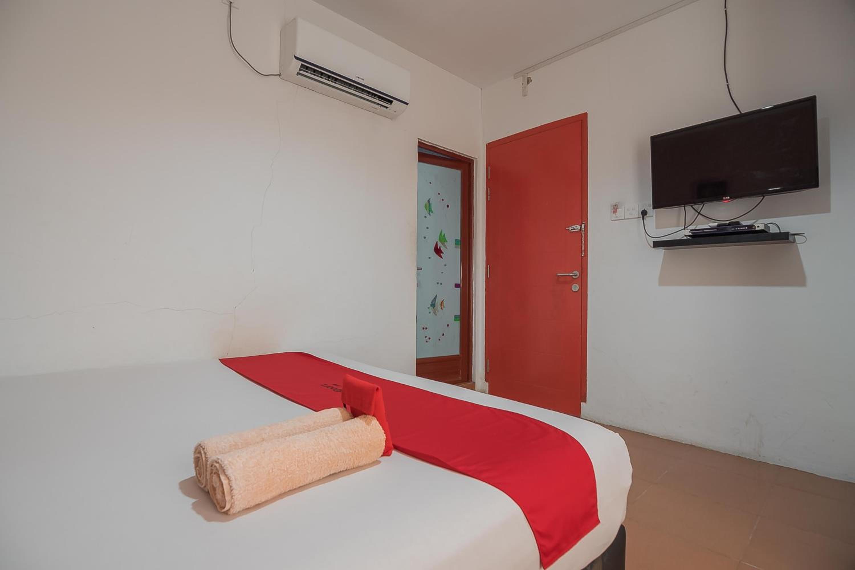 Double Room - Photo 8