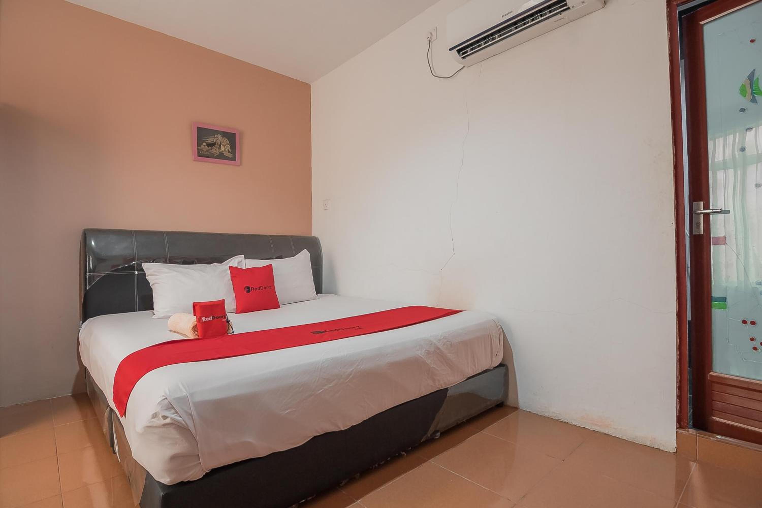 Deluxe Room - Photo 4
