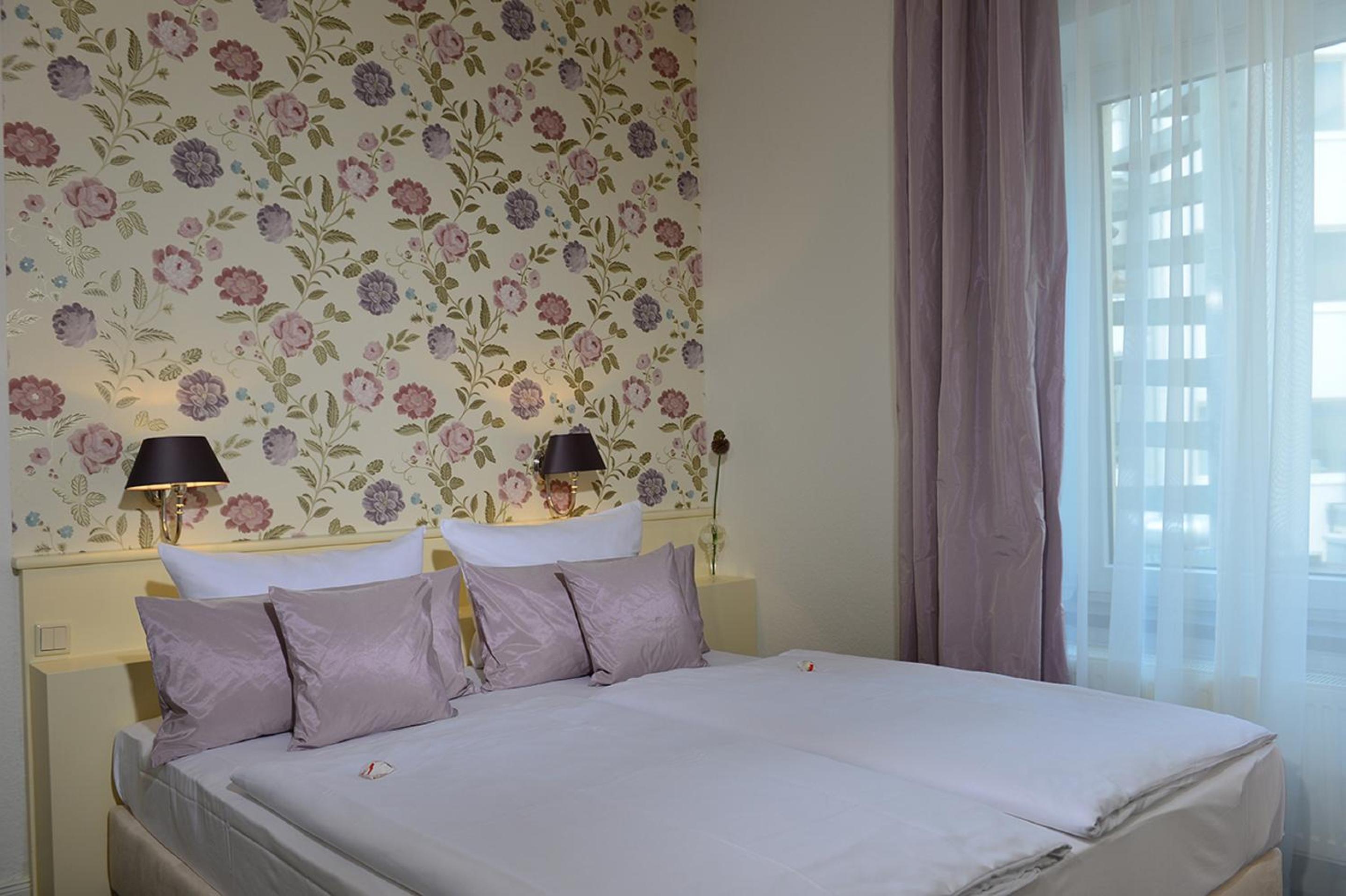 Double or Twin Room - Photo 3