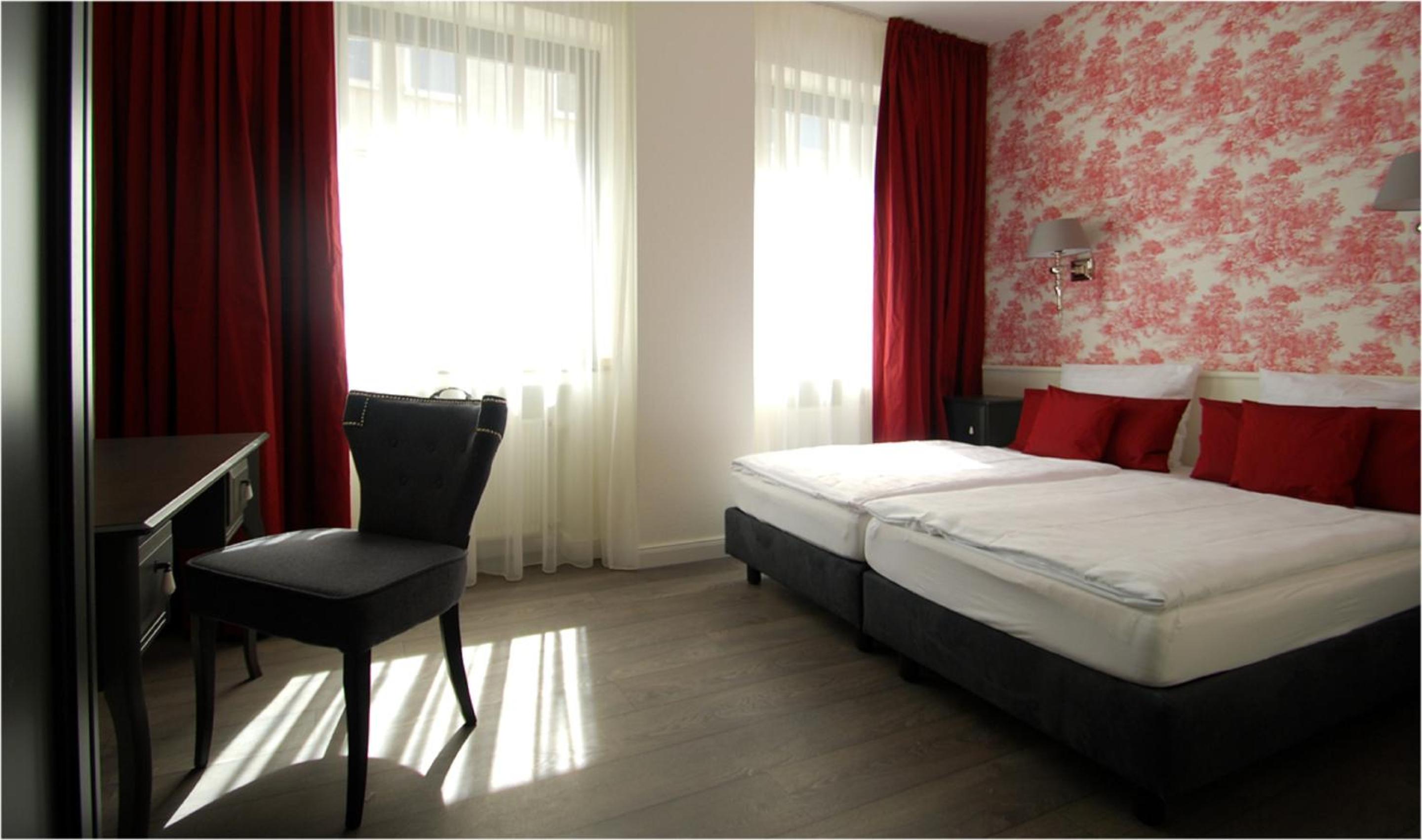 Superior Double or Twin Room - Photo 3
