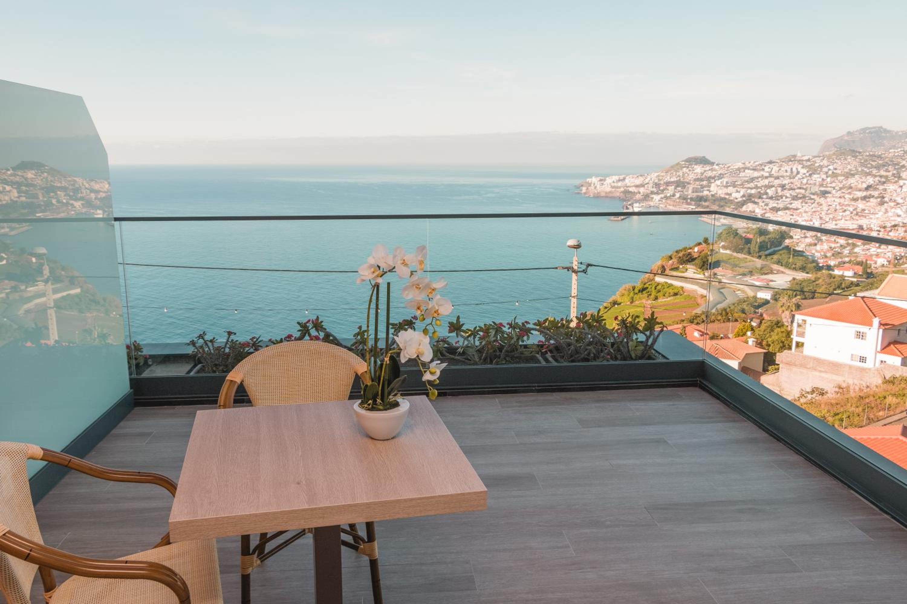 Superior Room with Bay View - Photo 4