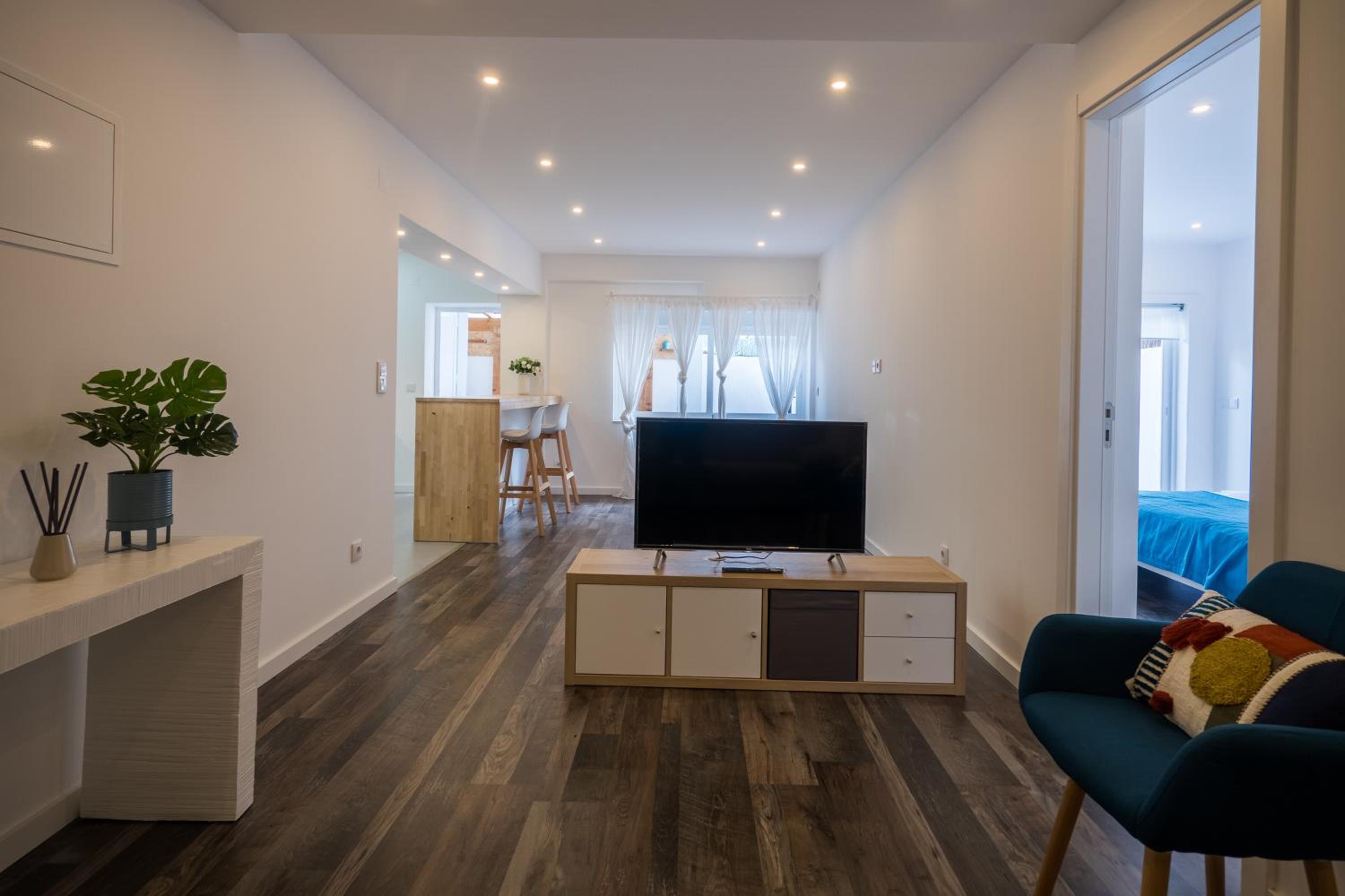 One-Bedroom Apartment photo 1