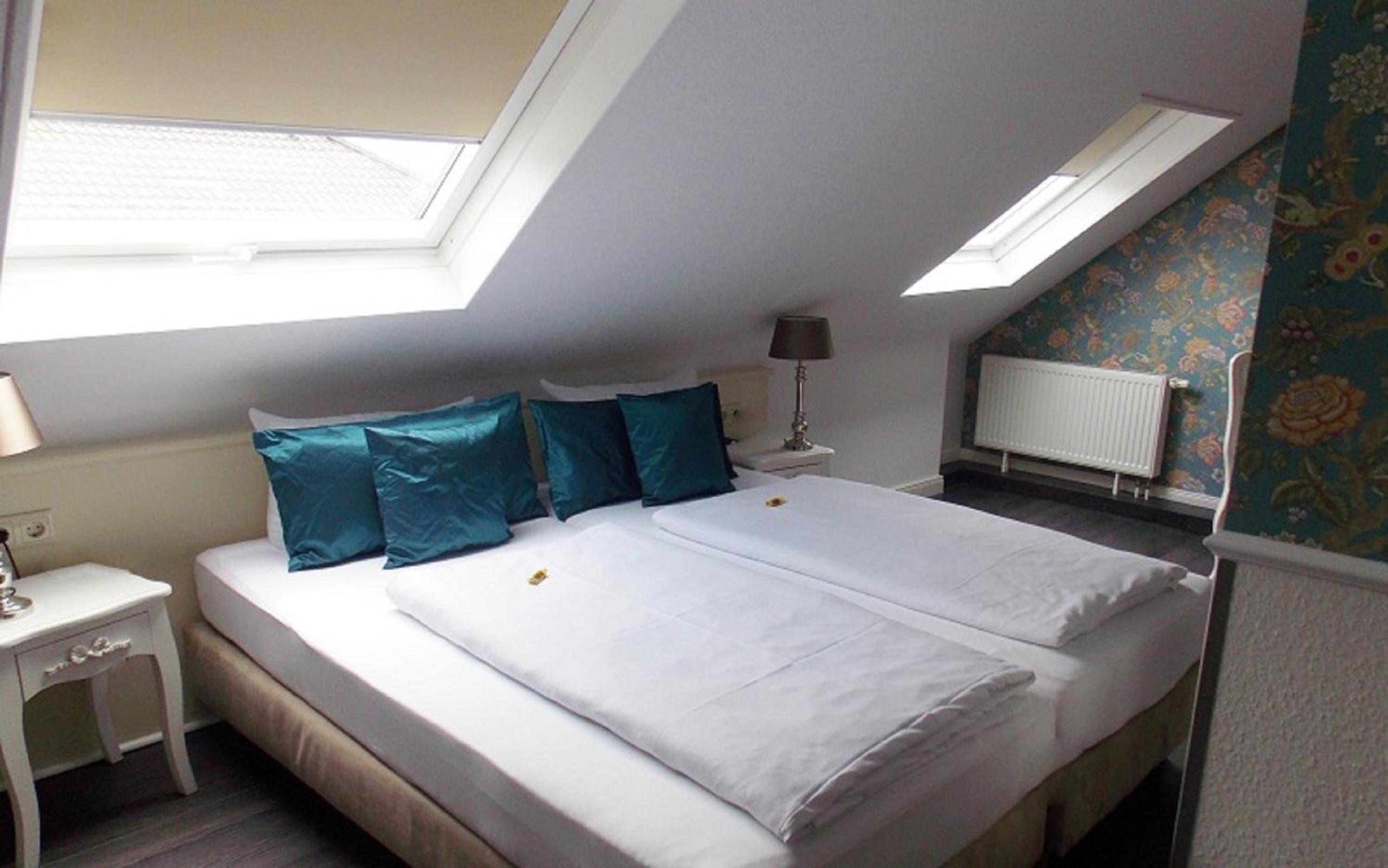 Double or Twin Room - Photo 7