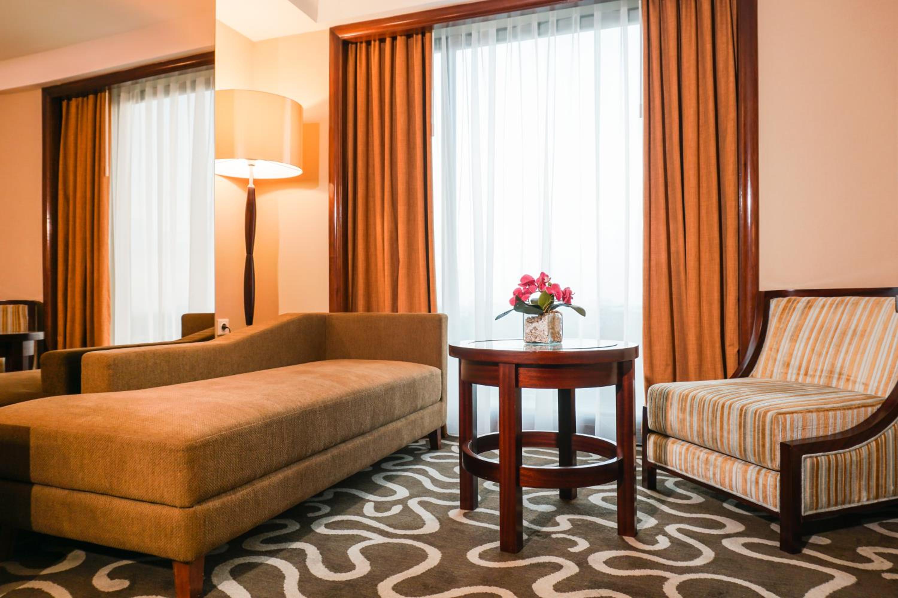 Grand Deluxe Room - Photo 4