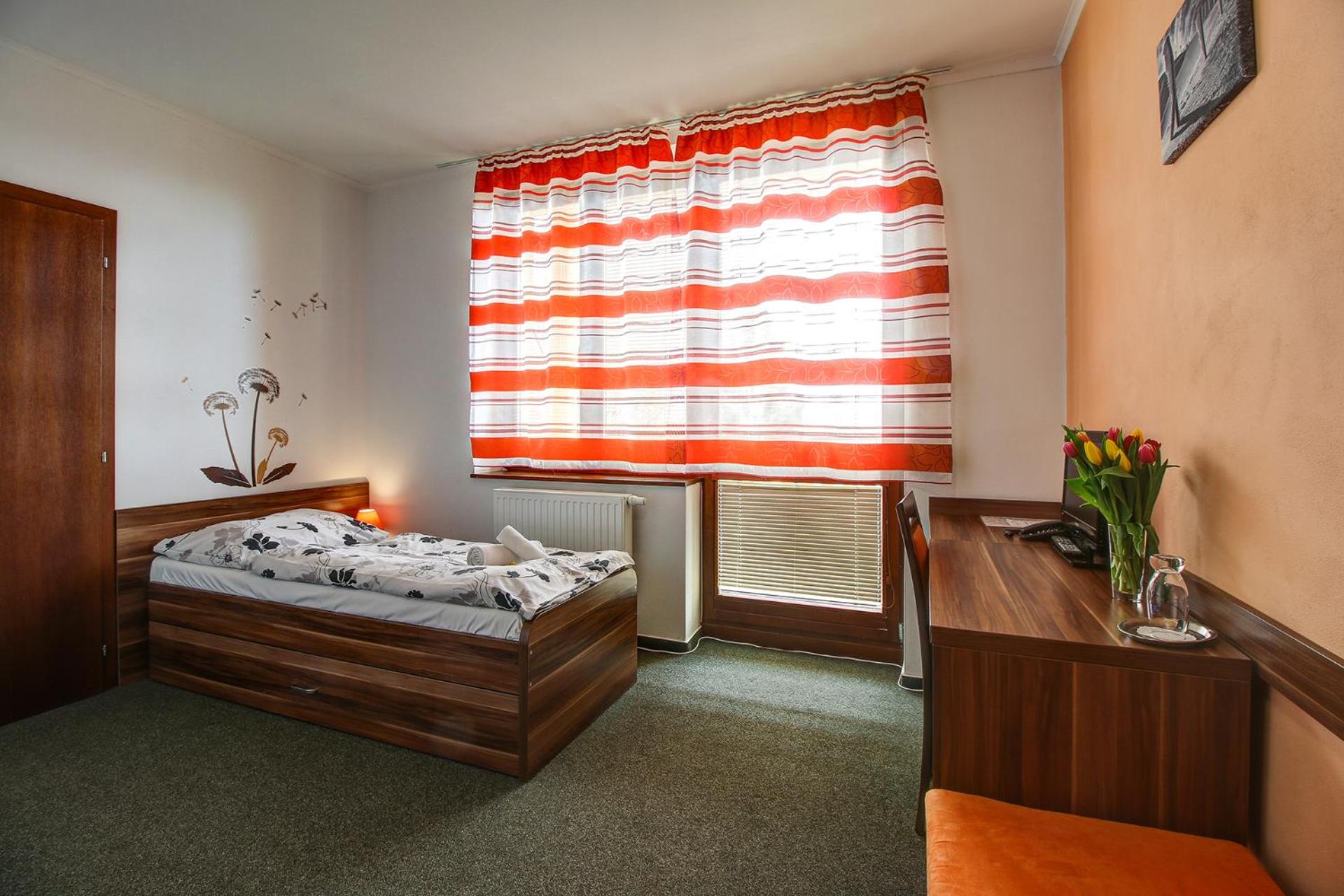 Single Room with Extra Bed photo 3