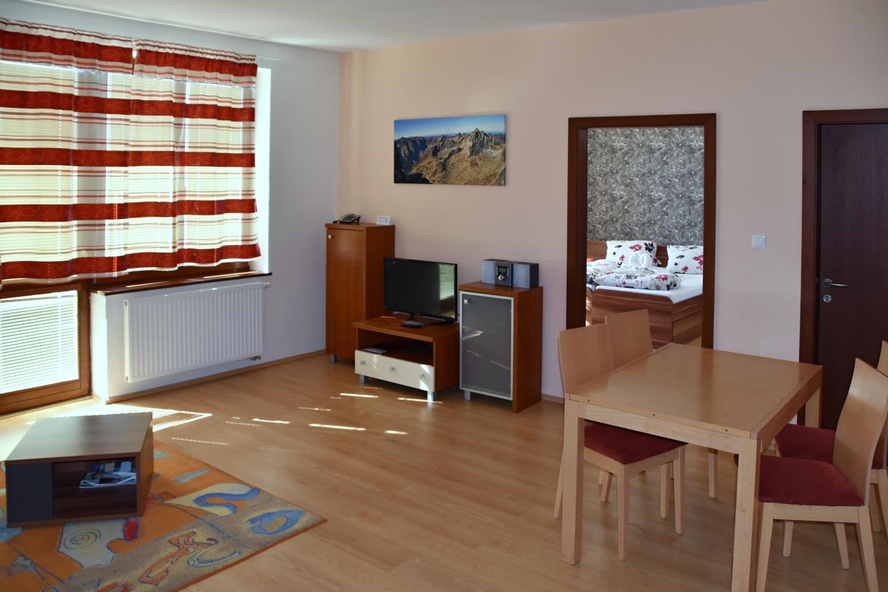 One-Bedroom Apartment photo 3