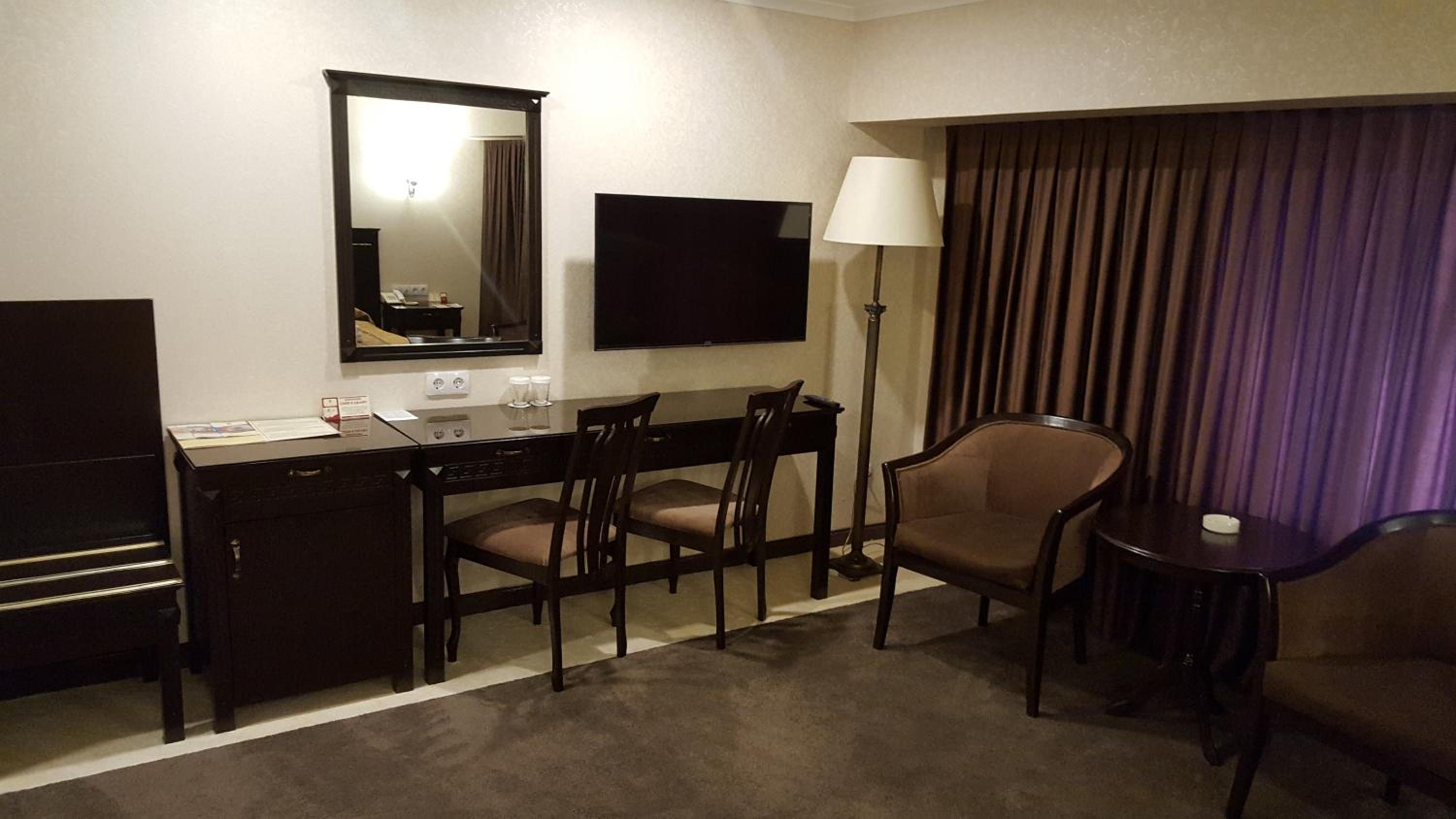 Standard King Room photo 2