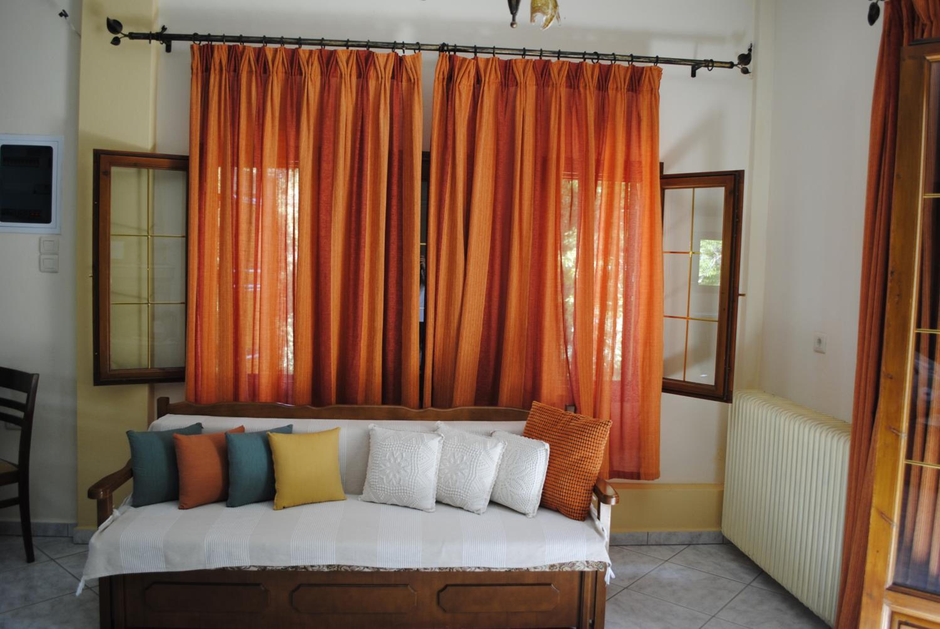 Apartment with Mountain View