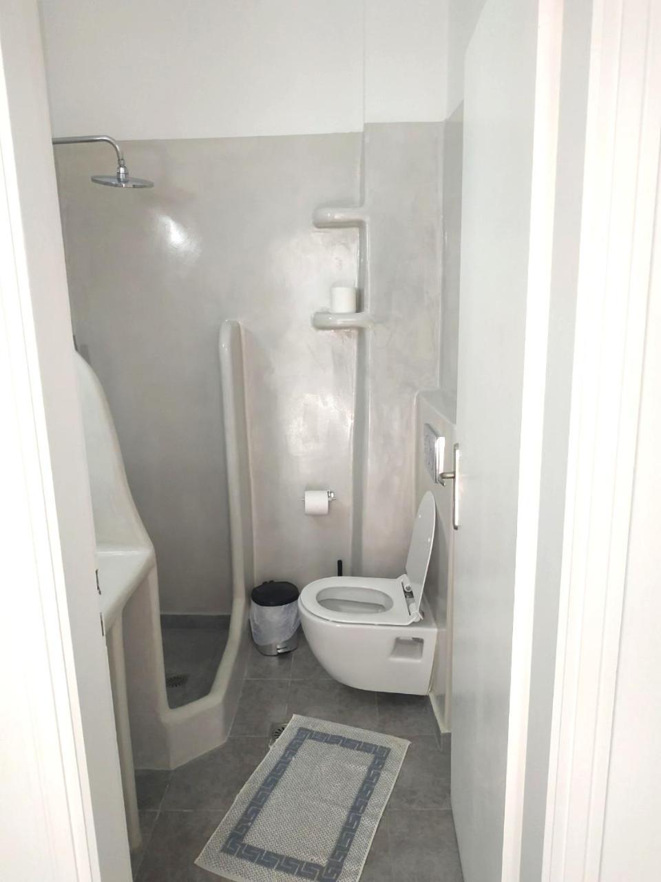 One-Bedroom Apartment - Photo 36