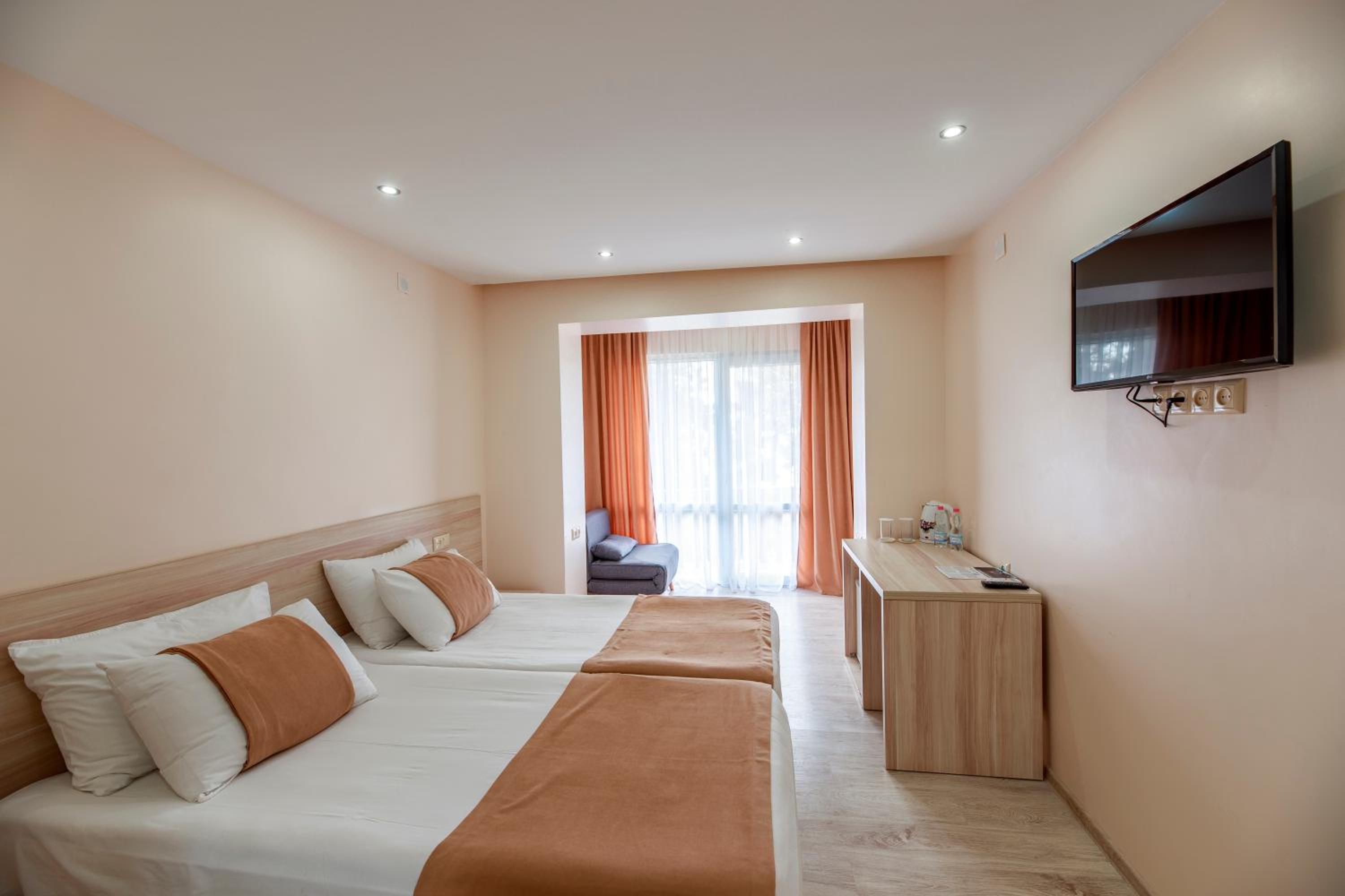 Twin Room - Photo 1