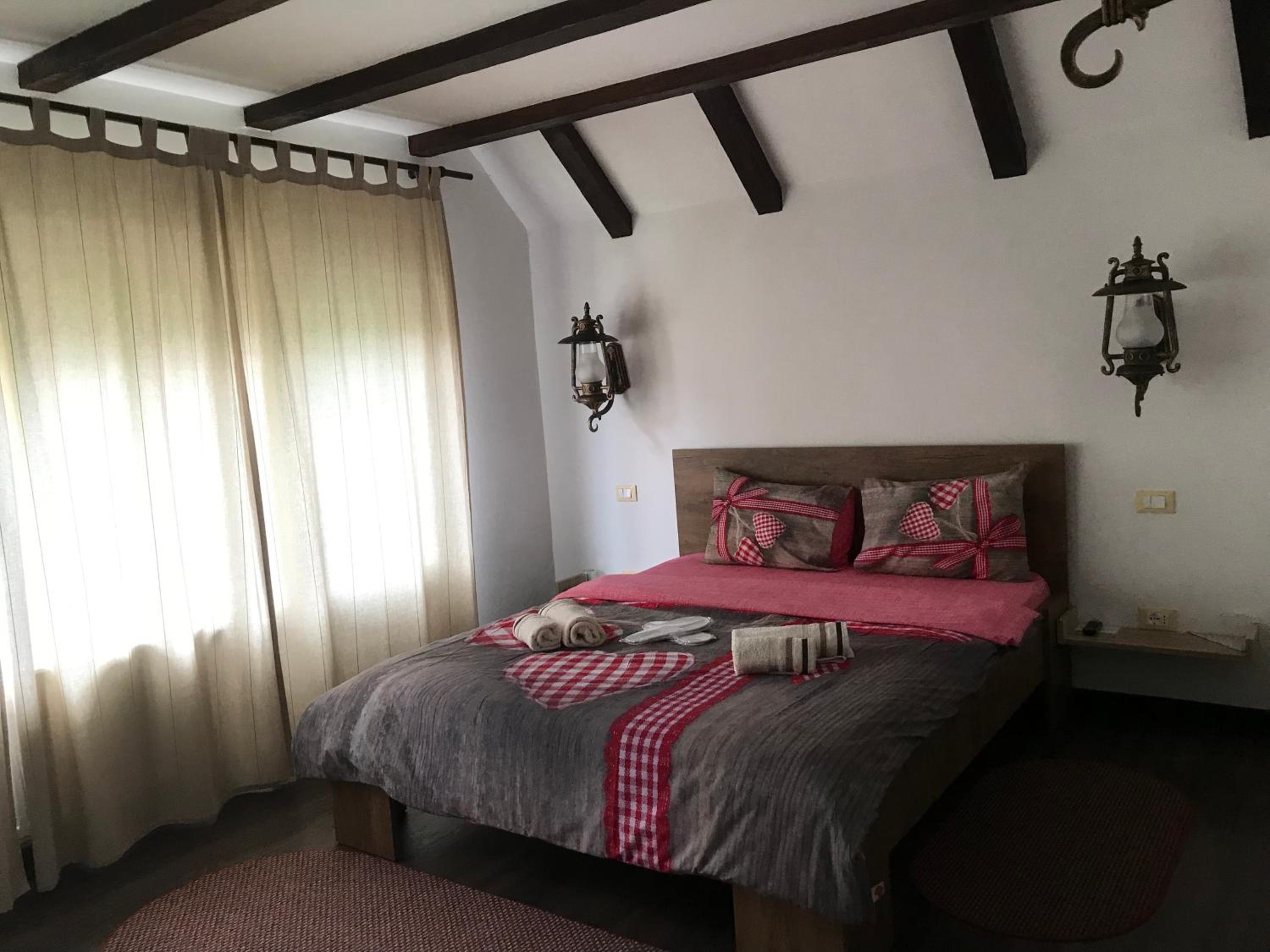 Double Room with Private Bathroom - Photo 3