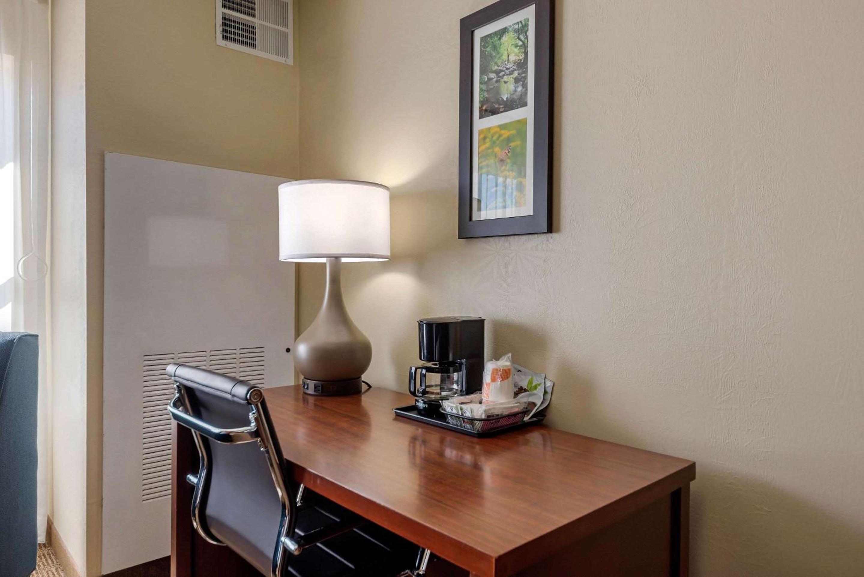 Queen Room with Two Queen Beds - Accessible/Non-Smoking  - Photo 1