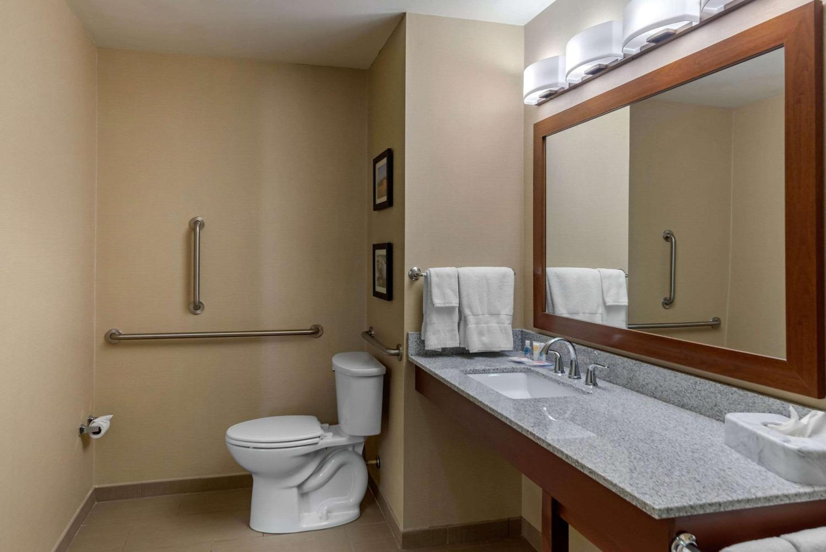 King Room - Accessible/Non-Smoking - Photo 1