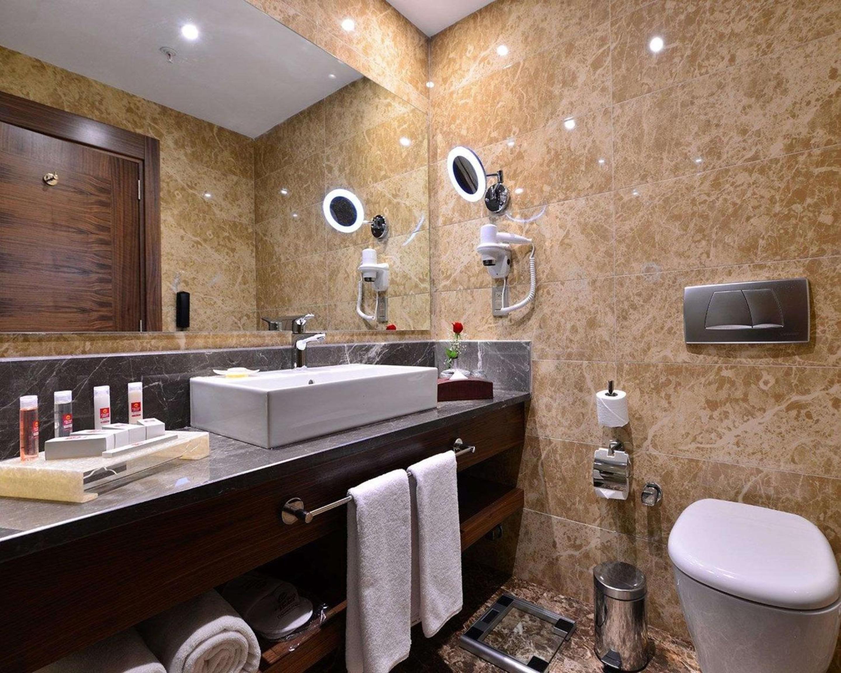 Standard Twin Room - Non-Smoking photo 3