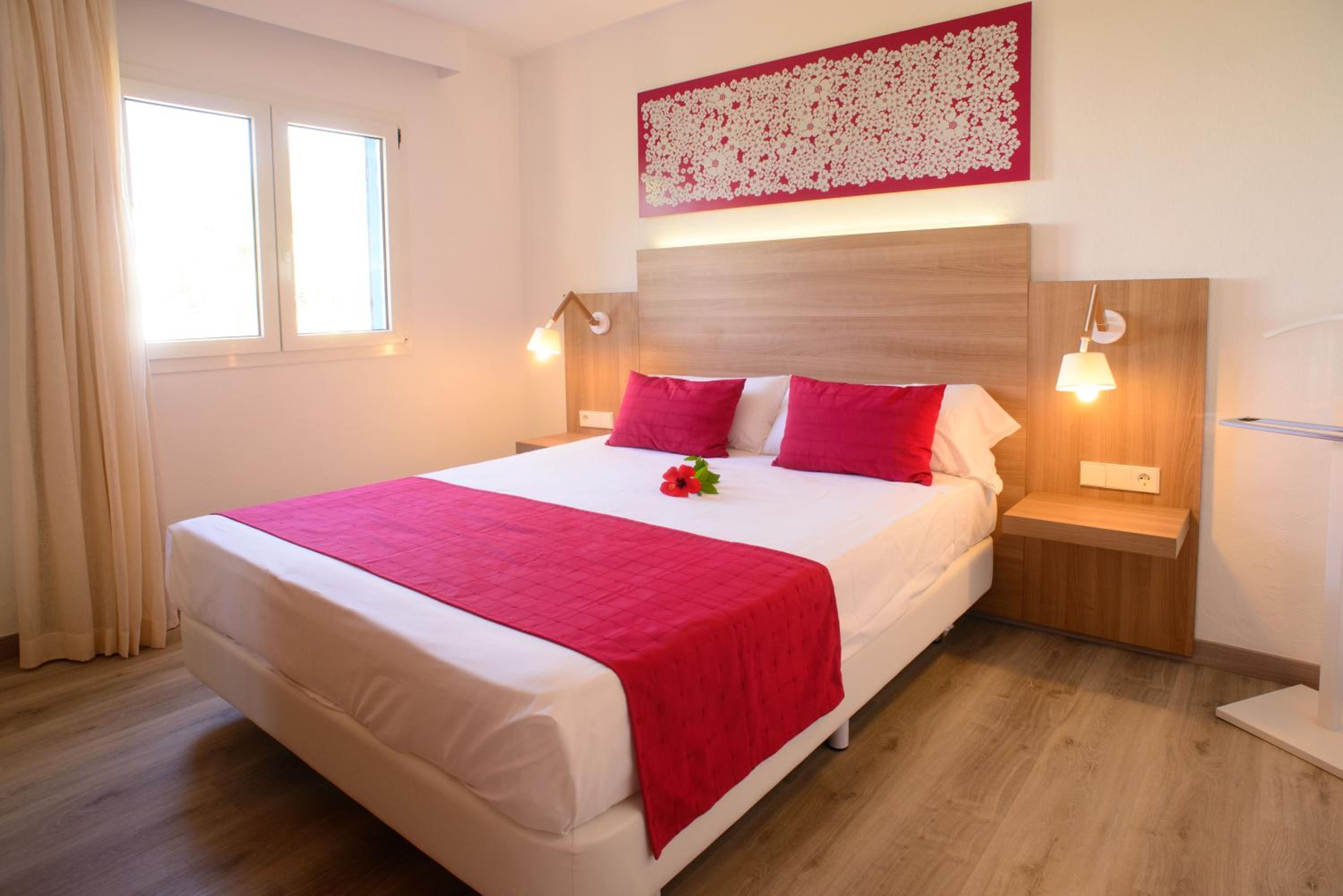 Junior Suite with Garden View - Photo 1