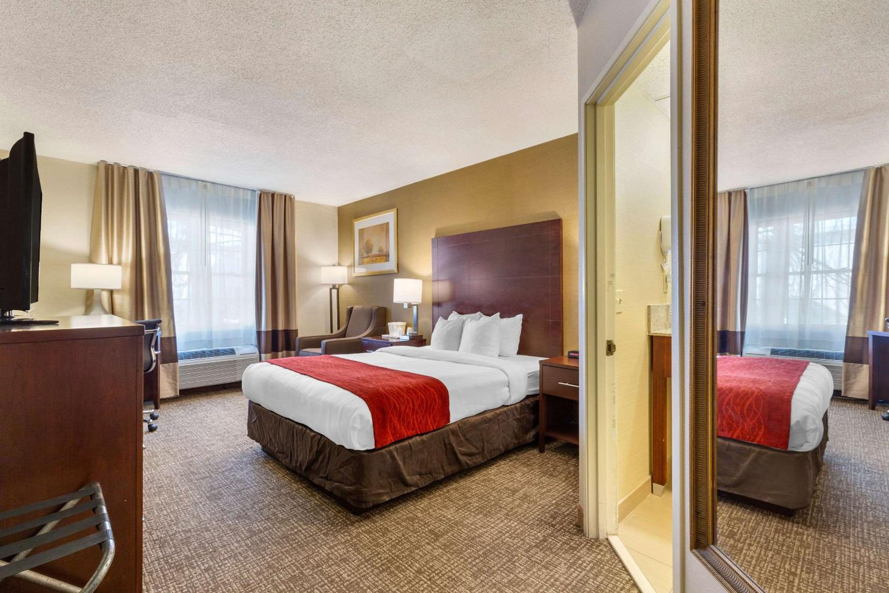 Queen Room - Accessible/Non-Smoking - Photo 2