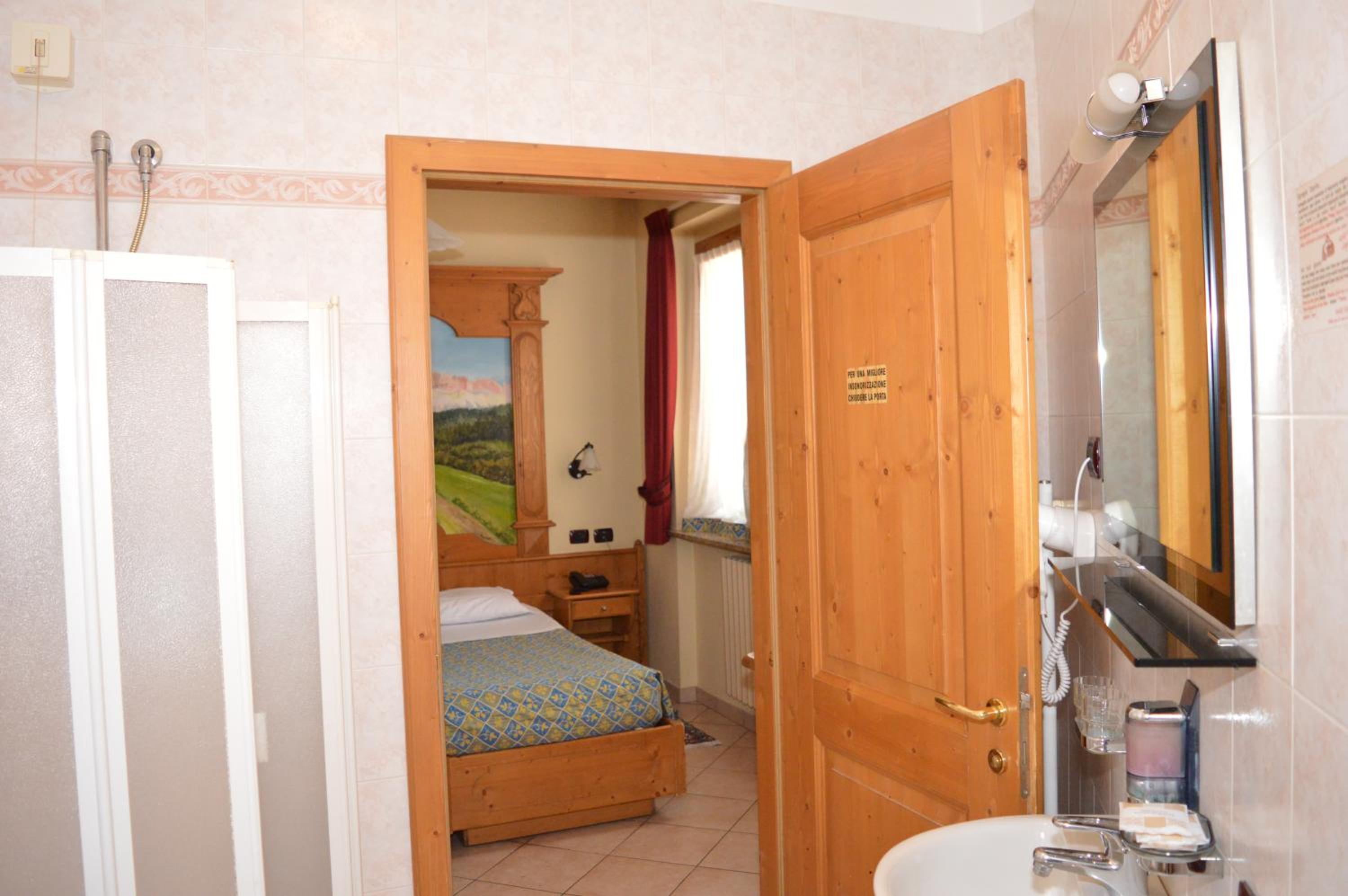 Double or Twin Room photo 2