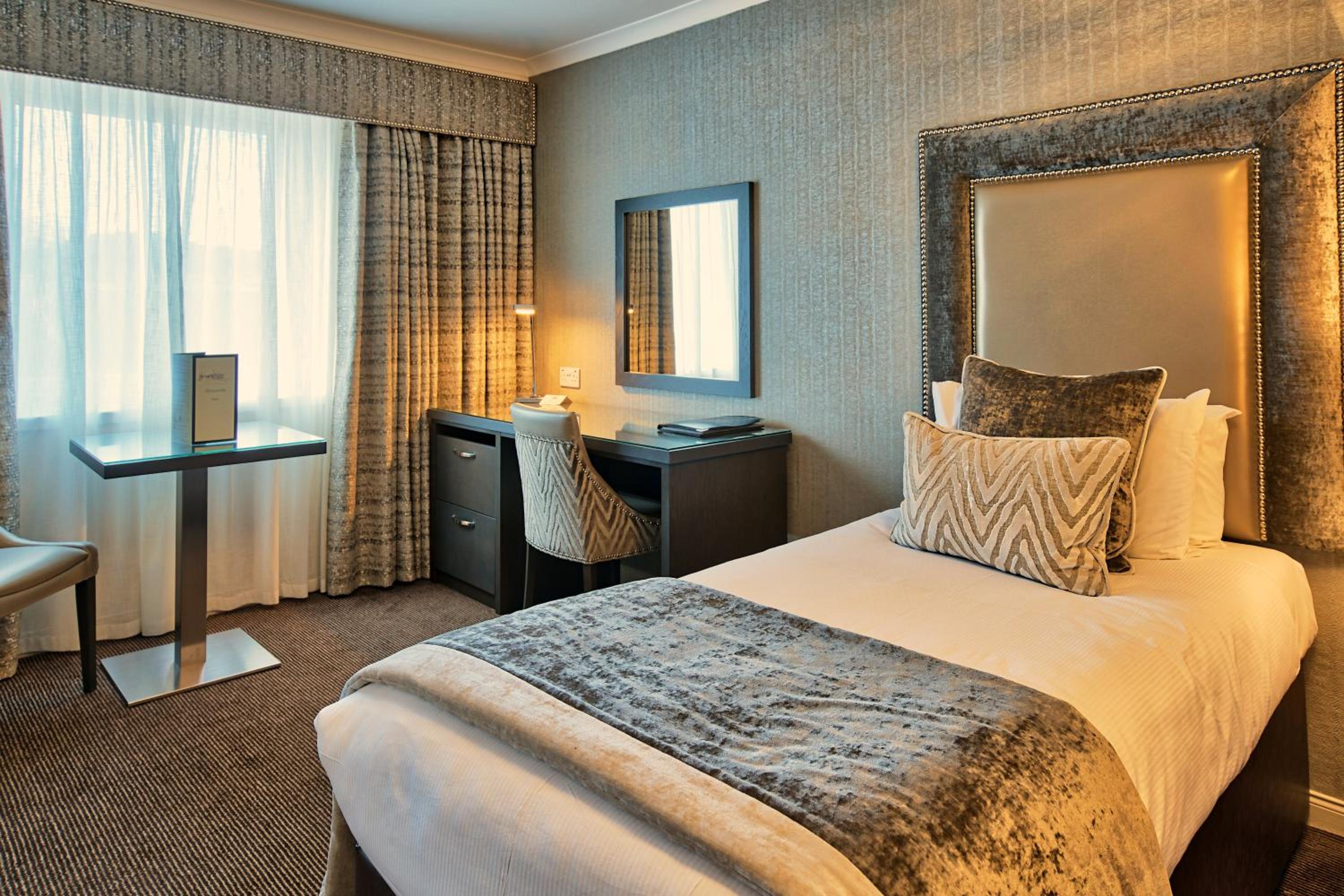 Classic Double or Twin Room - Photo 10