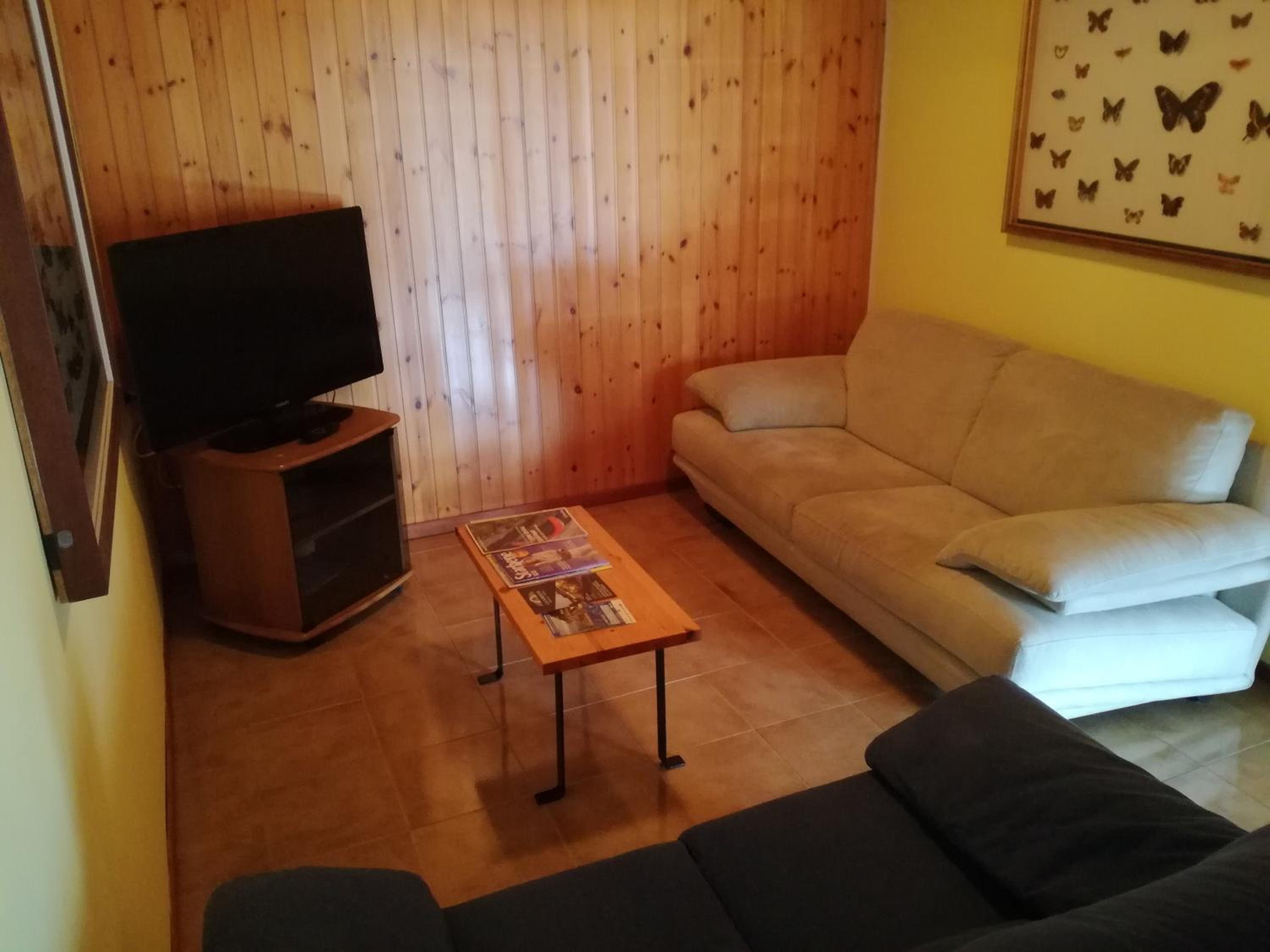 Apartment with Lake View - Photo 29