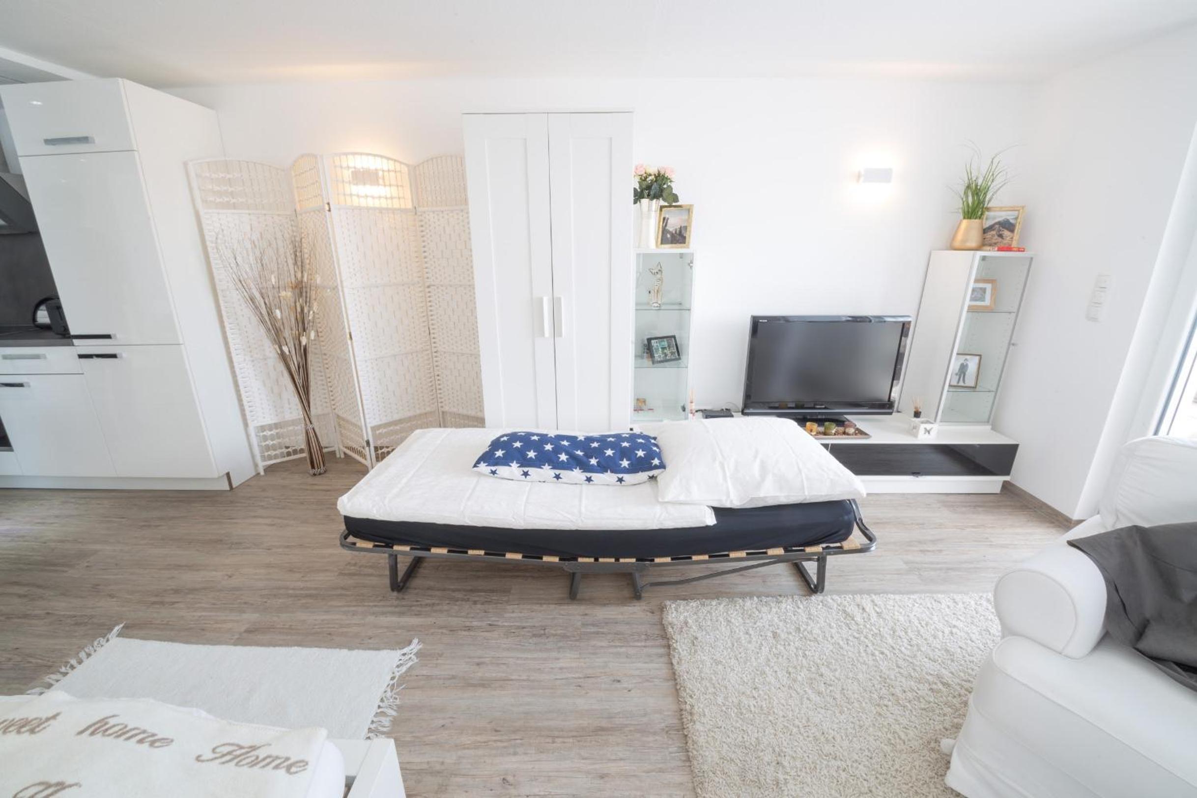 Apartment with Terrace - Photo 8