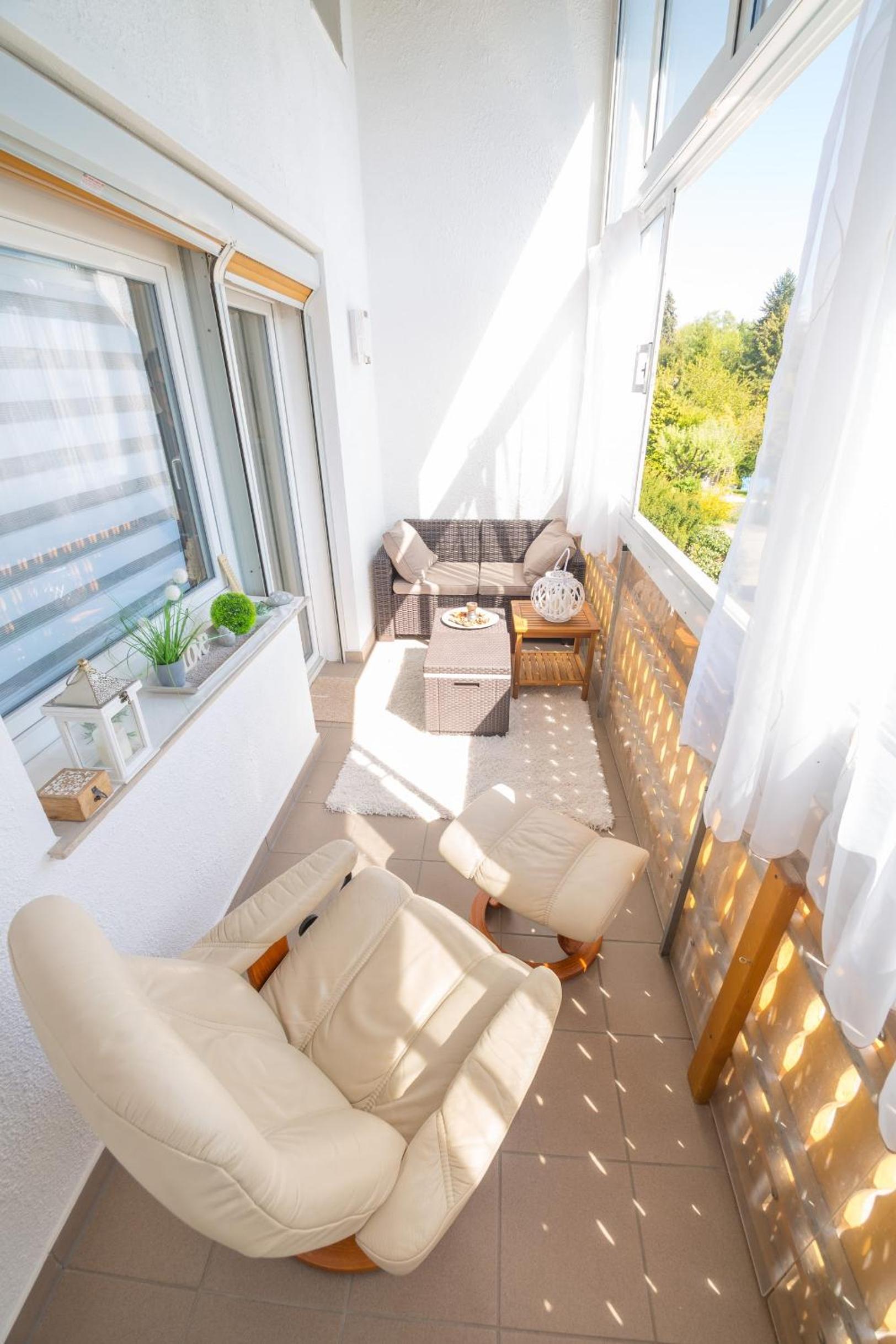 Apartment with Terrace - Photo 2
