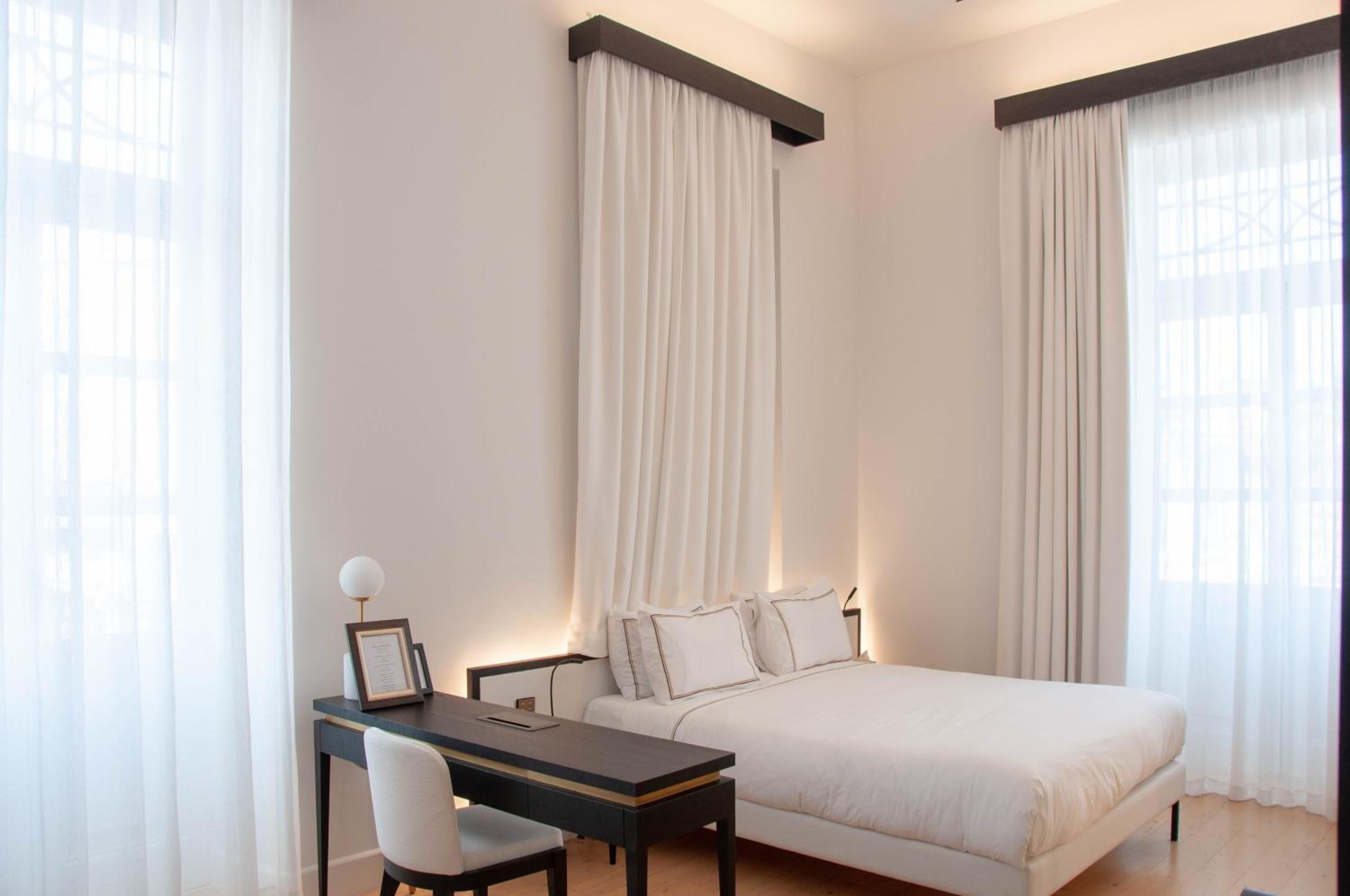 Deluxe Double or Twin Room - Photo 7