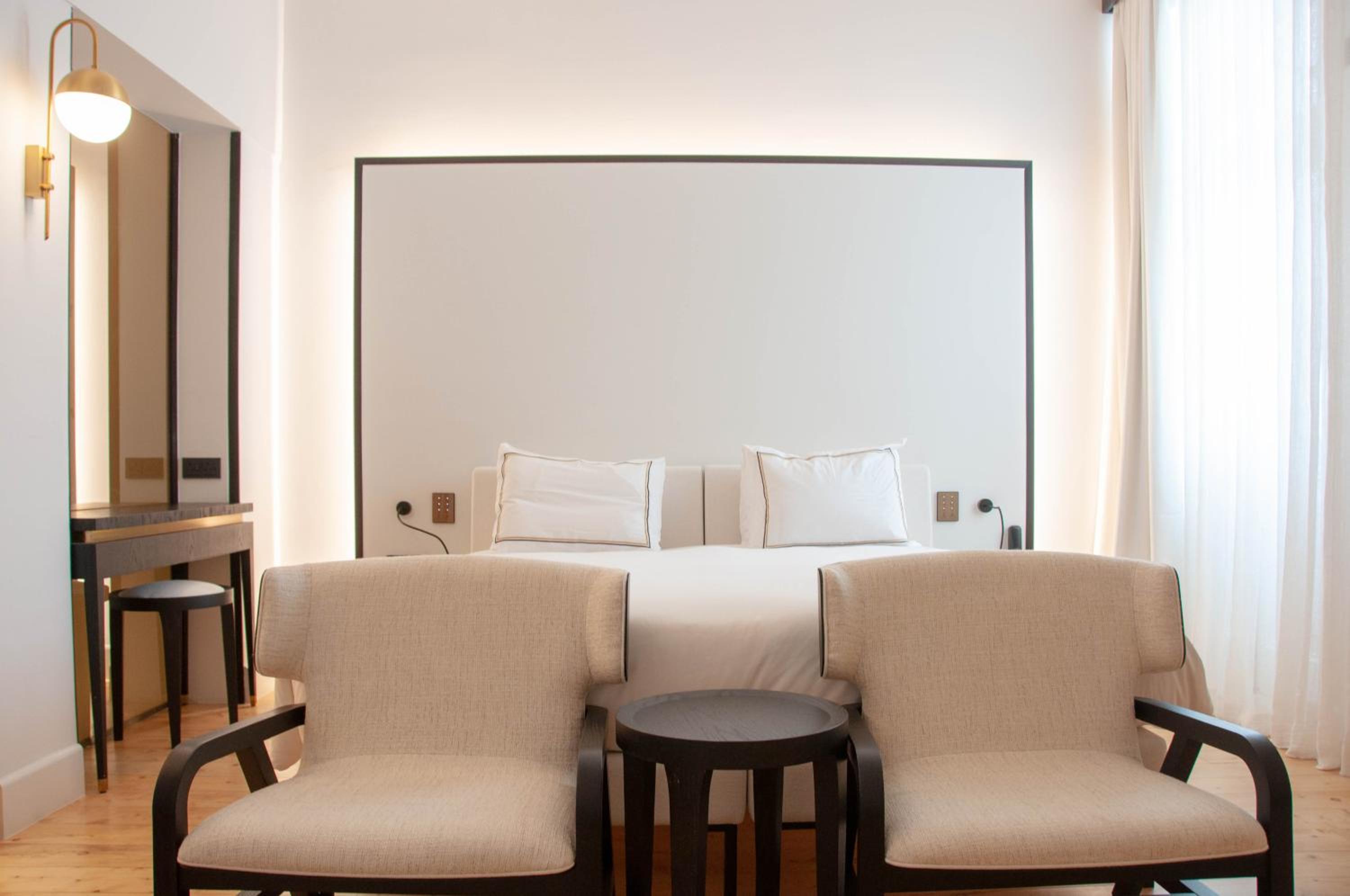 Deluxe Double or Twin Room - Photo 21