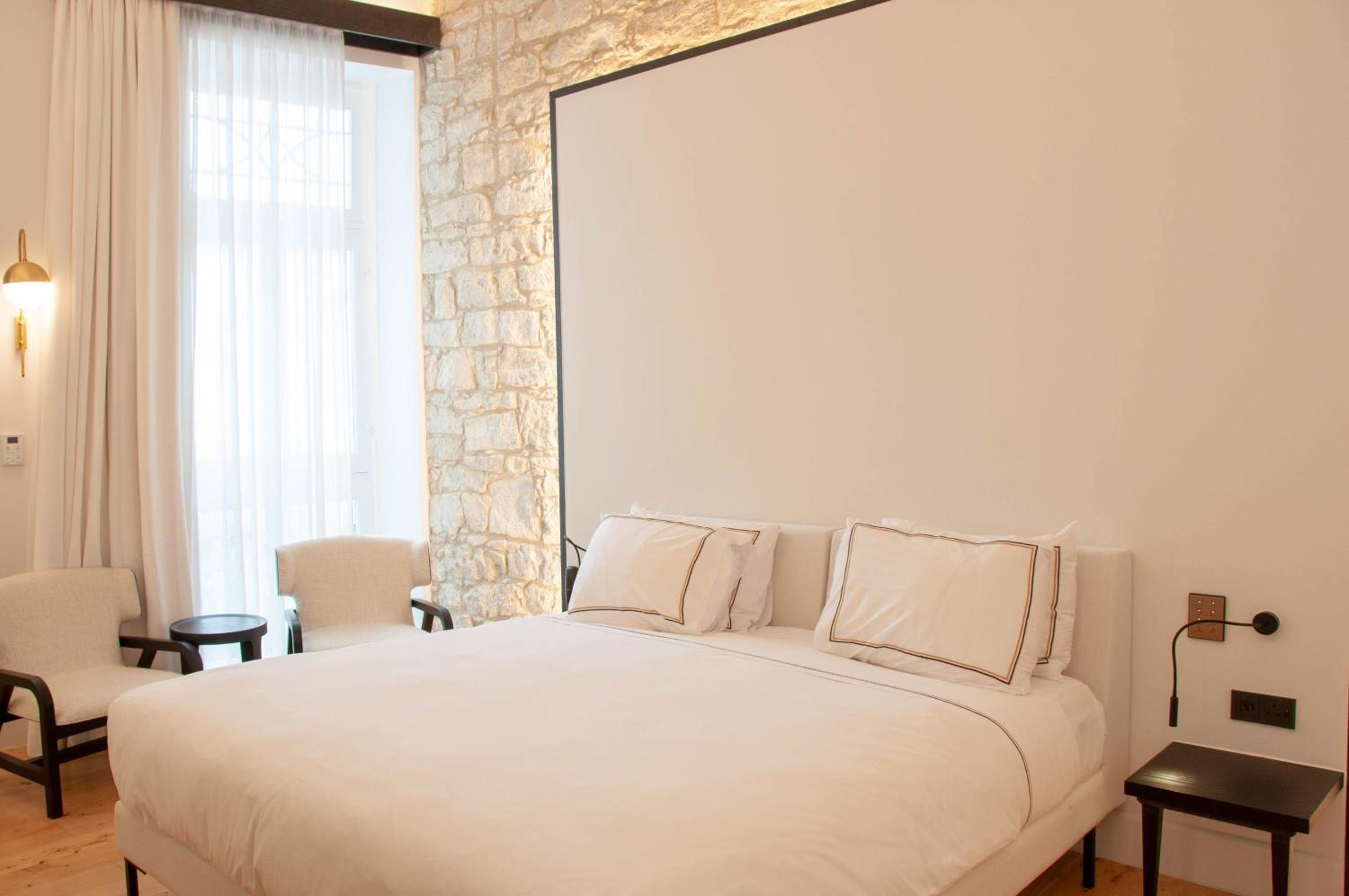 Deluxe Double or Twin Room - Photo 22