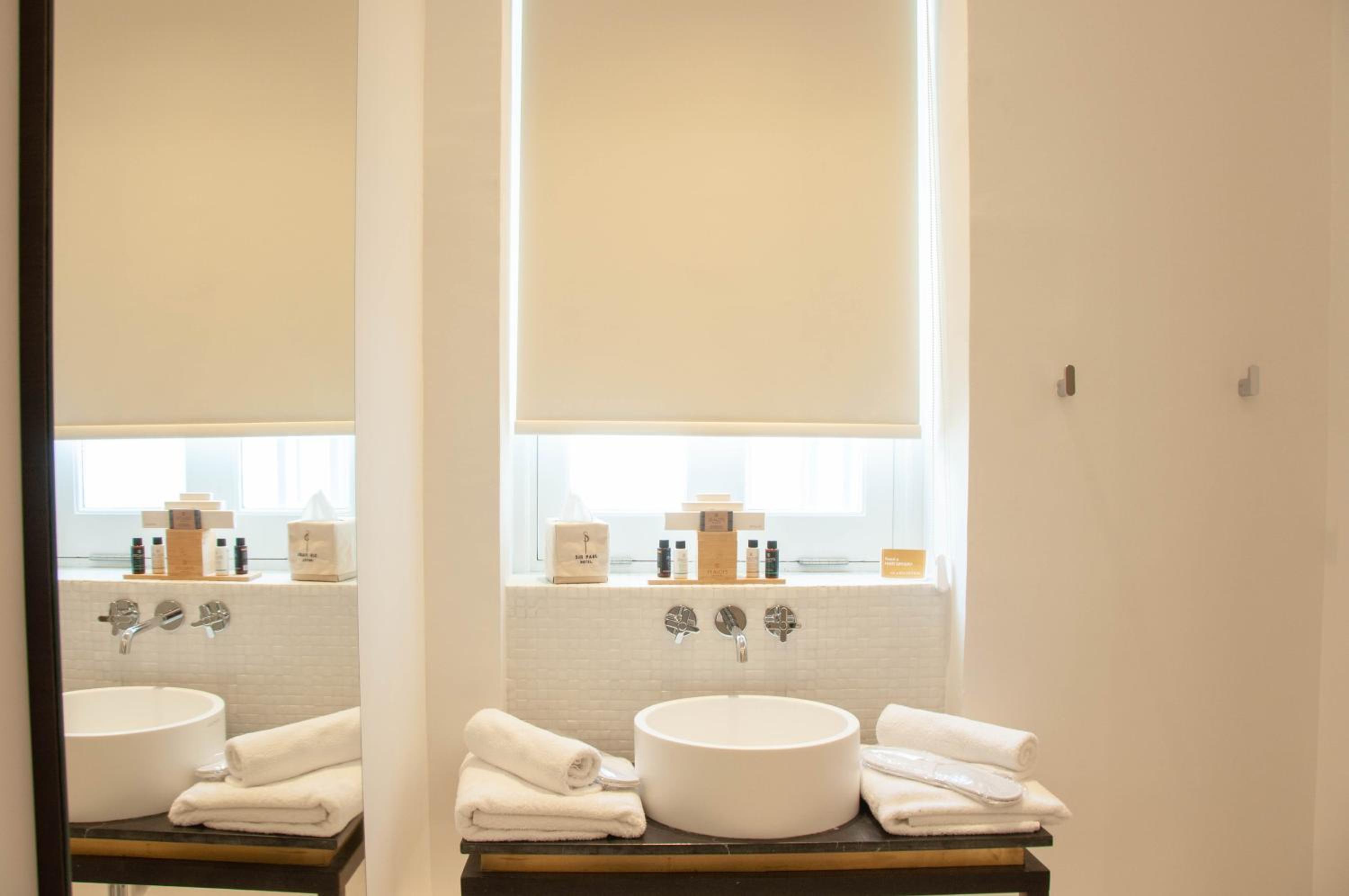 Deluxe Double or Twin Room - Photo 26