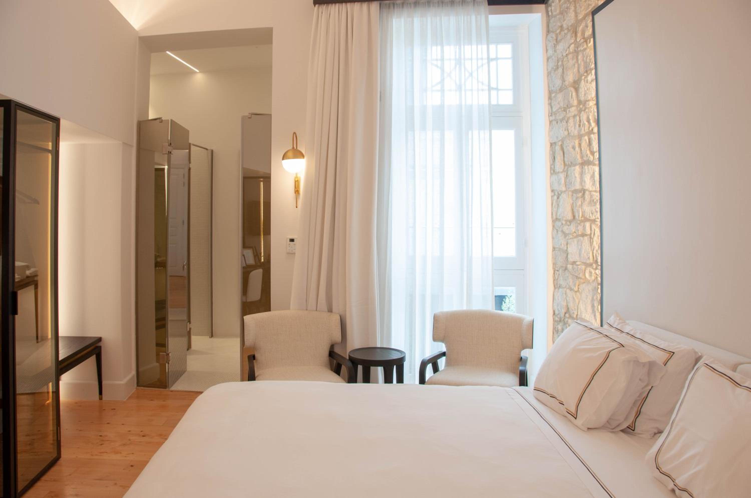 Deluxe Double or Twin Room - Photo 27