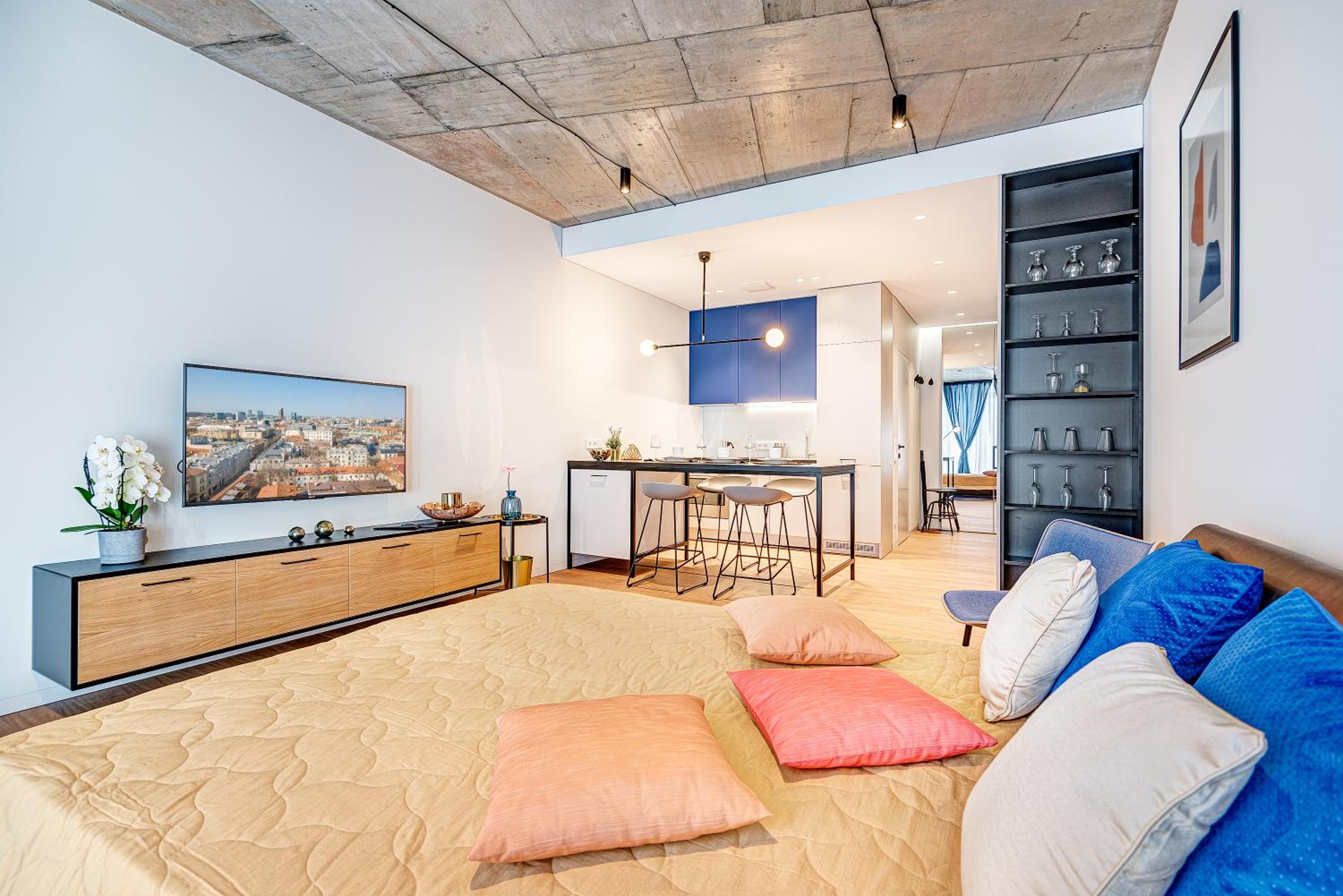 One-Bedroom Apartment - Photo 14
