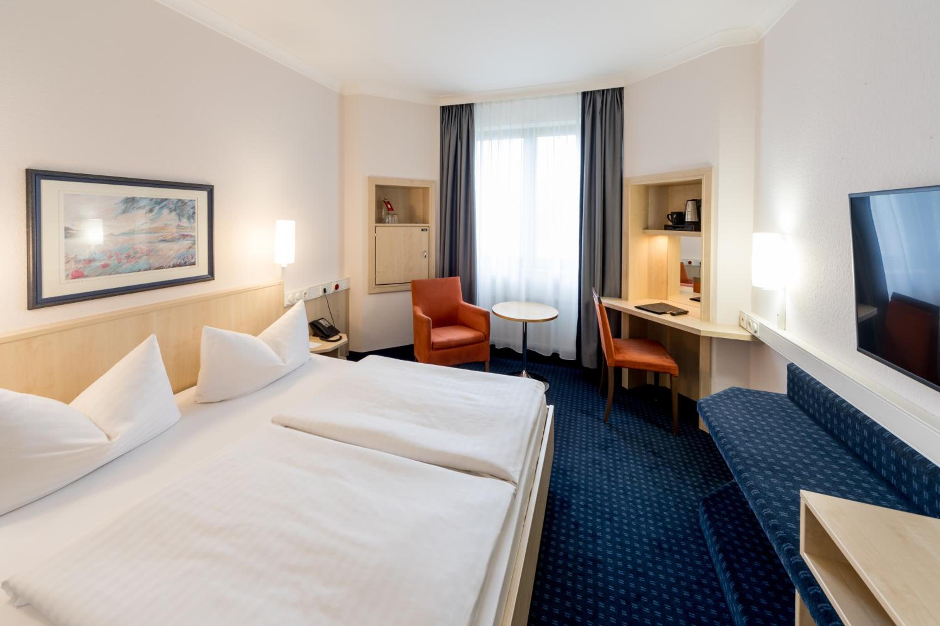 Comfort Double Room thumbnail 5