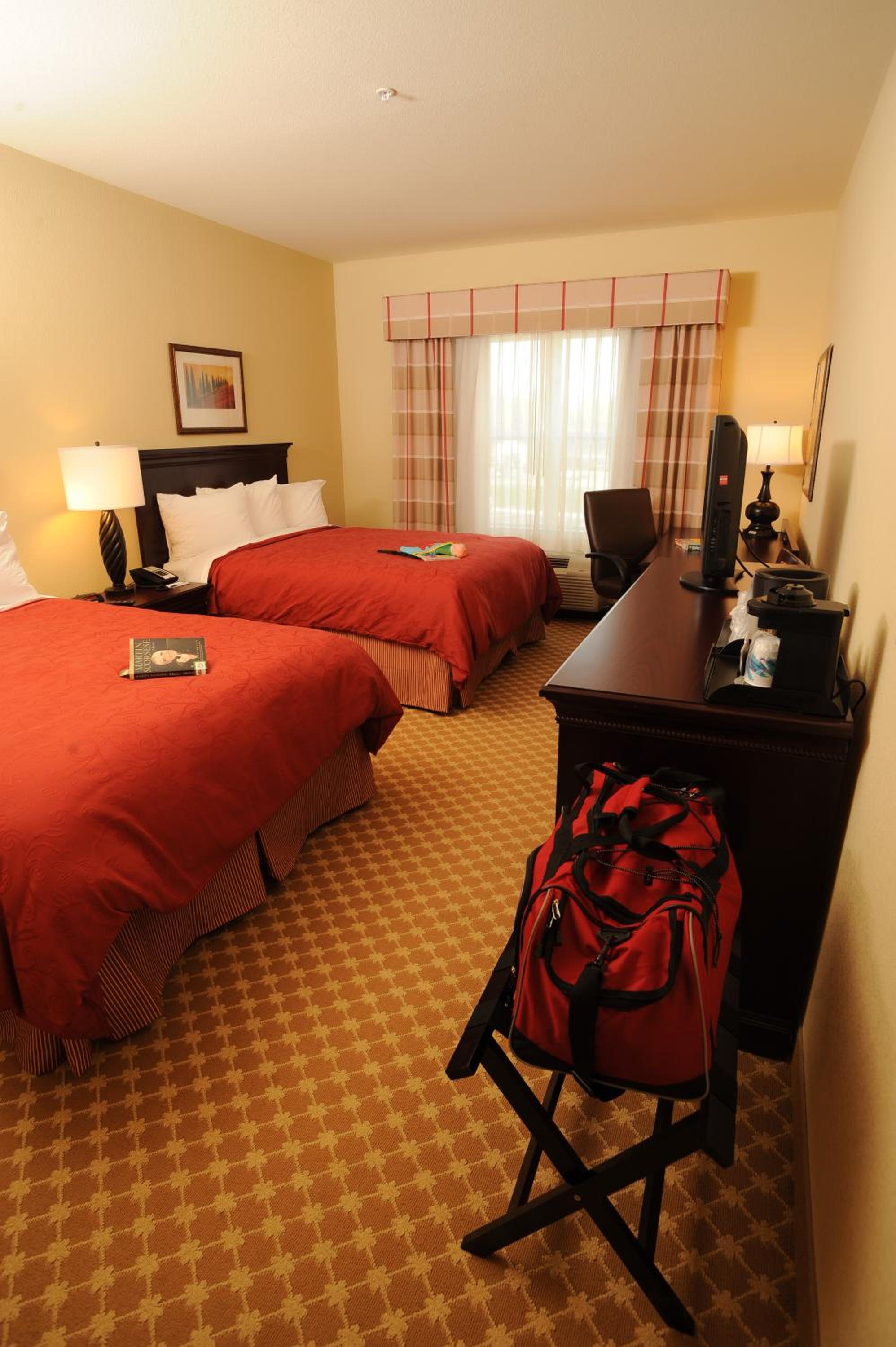 Queen Room with Two Queen Beds - Non-Smoking - Photo 1